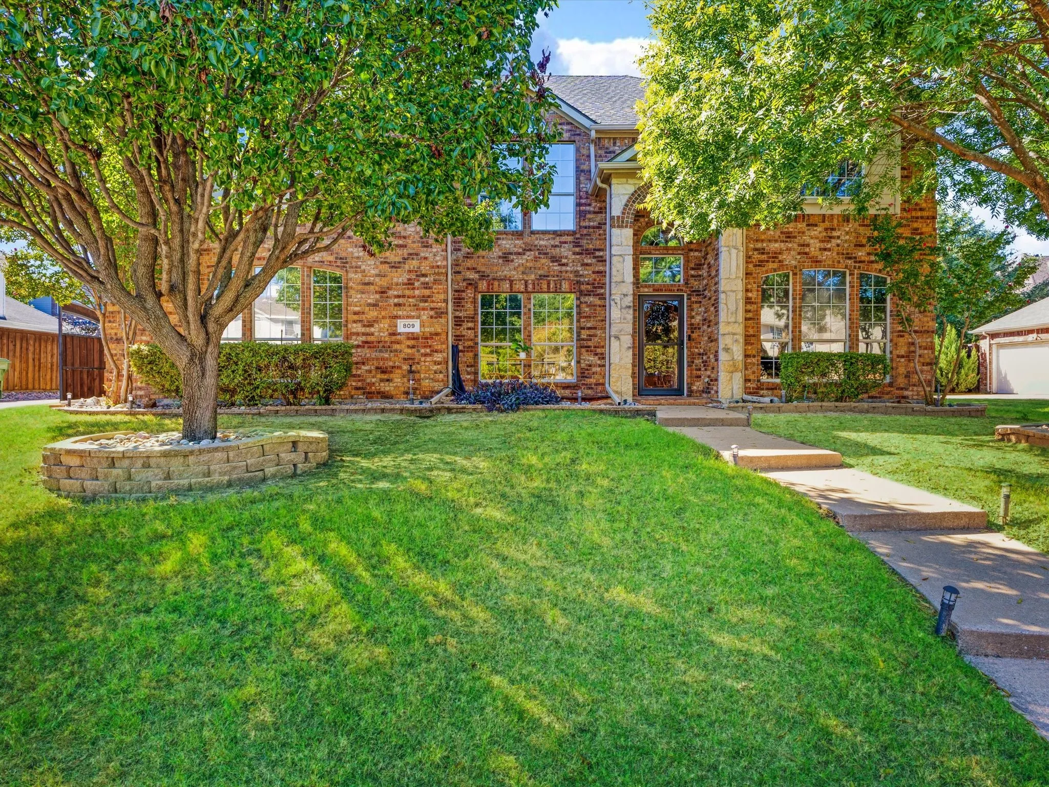 Single Family Residence For Sale in Collin County , 809 Stanford Drive, Murphy, Texas 75094, 5 Bedroom, 4 Bathroom, 2 Garage spaces, 3,801 Sqft, built in 2001, mls#21409112, Real Estate Agent in Murphy, Homes For Sale in Collin county, Homes For Sale in Murphy, Realtor in Murphy Texas, Real Estate Brokerage Independent Realty Texas, Luminita Cordes Realtor