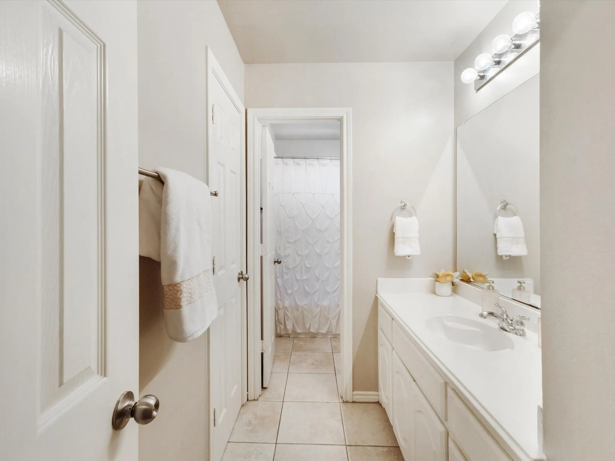 Single Family Residence For Sale in Collin County , 809 Stanford Drive, Murphy, Texas 75094, 5 Bedroom, 4 Bathroom, 2 Garage spaces, 3,801 Sqft, built in 2001, mls#21409112, Real Estate Agent in Murphy, Homes For Sale in Collin county, Homes For Sale in Murphy, Realtor in Murphy Texas, Real Estate Brokerage Independent Realty Texas, Luminita Cordes Realtor