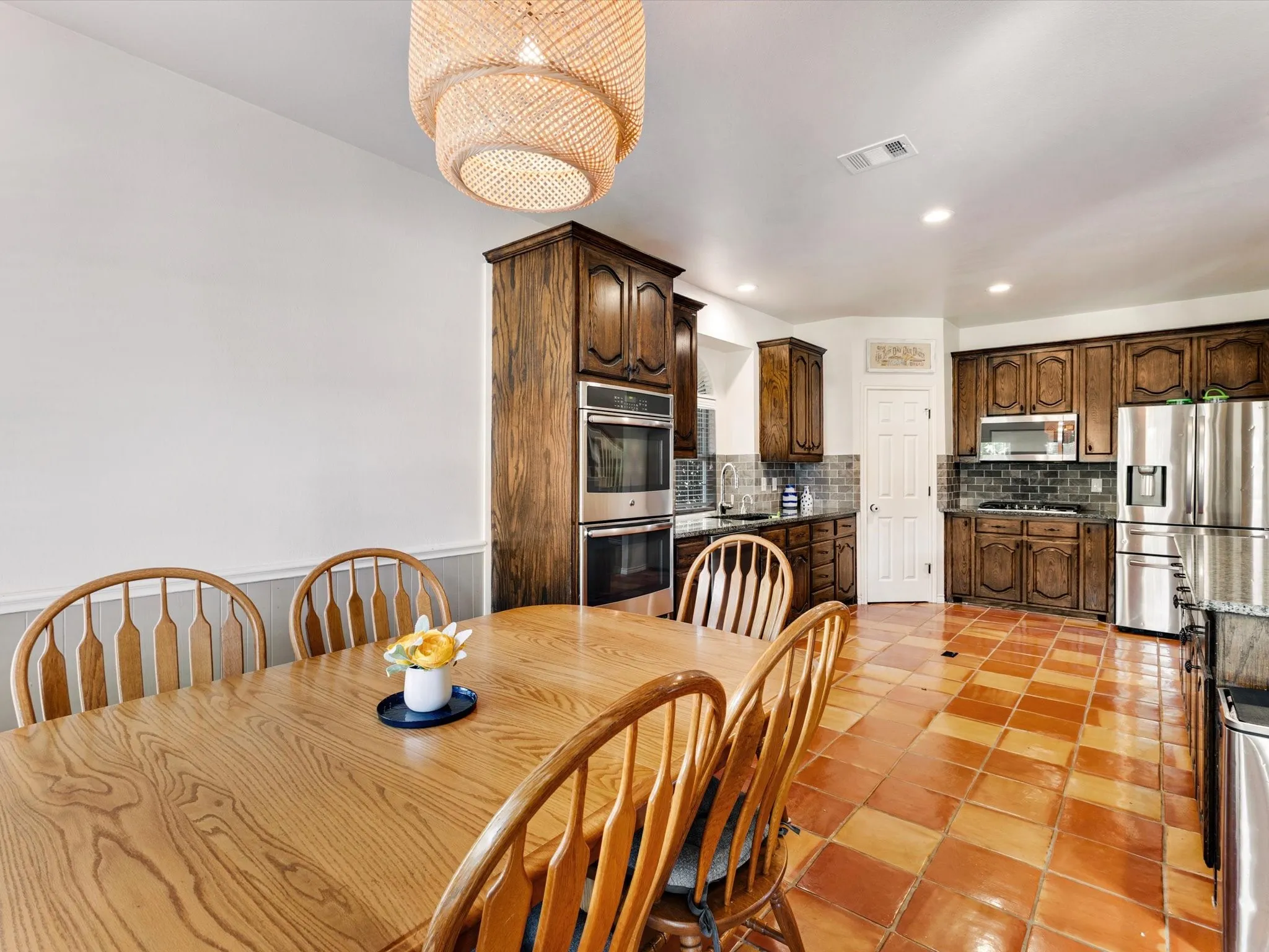 Single Family Residence For Sale in Collin County , 809 Stanford Drive, Murphy, Texas 75094, 5 Bedroom, 4 Bathroom, 2 Garage spaces, 3,801 Sqft, built in 2001, mls#21409112, Real Estate Agent in Murphy, Homes For Sale in Collin county, Homes For Sale in Murphy, Realtor in Murphy Texas, Real Estate Brokerage Independent Realty Texas, Luminita Cordes Realtor