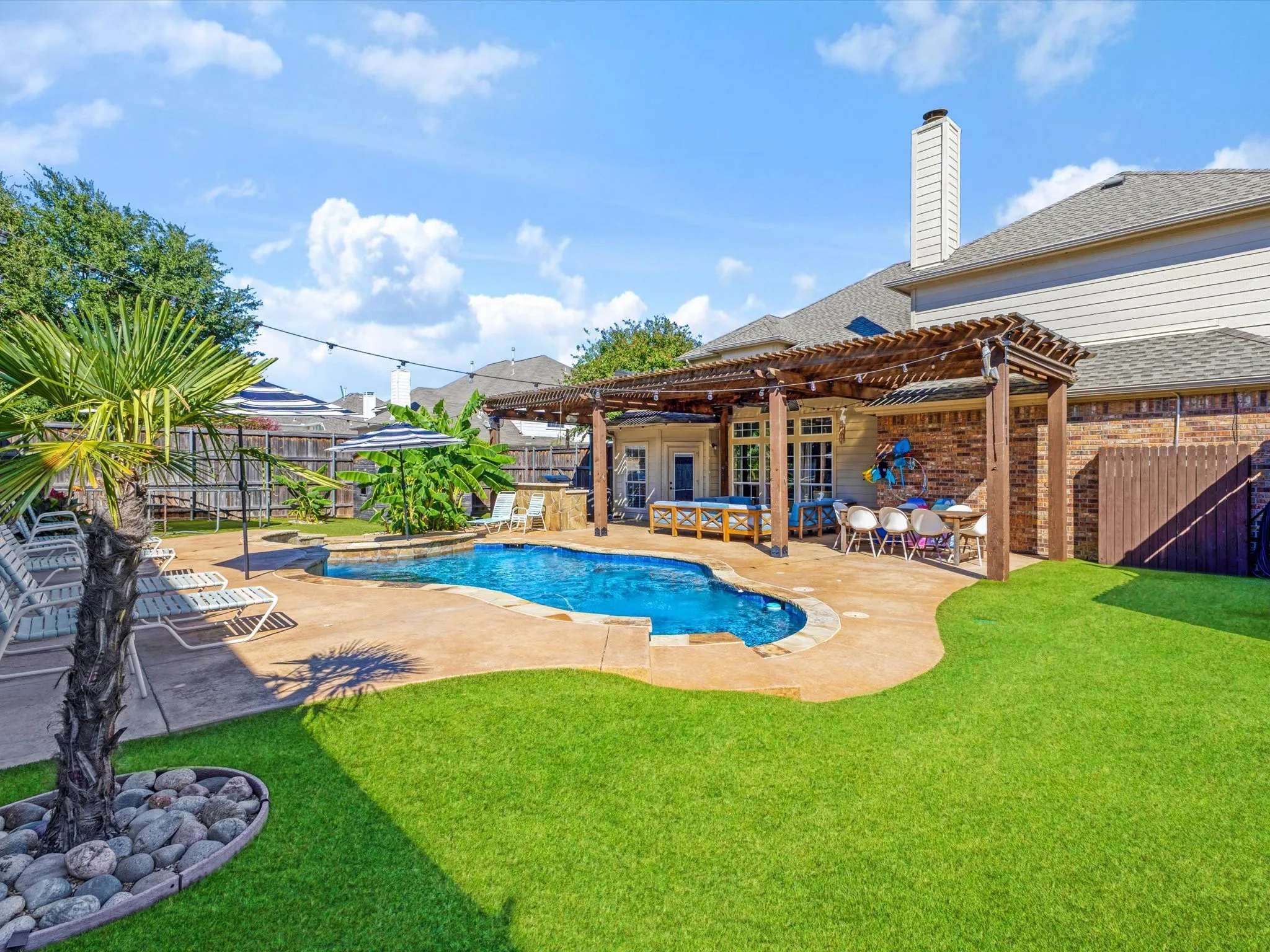 Single Family Residence For Sale in Collin County , 809 Stanford Drive, Murphy, Texas 75094, 5 Bedroom, 4 Bathroom, 2 Garage spaces, 3,801 Sqft, built in 2001, mls#21409112, Real Estate Agent in Murphy, Homes For Sale in Collin county, Homes For Sale in Murphy, Realtor in Murphy Texas, Real Estate Brokerage Independent Realty Texas, Luminita Cordes Realtor