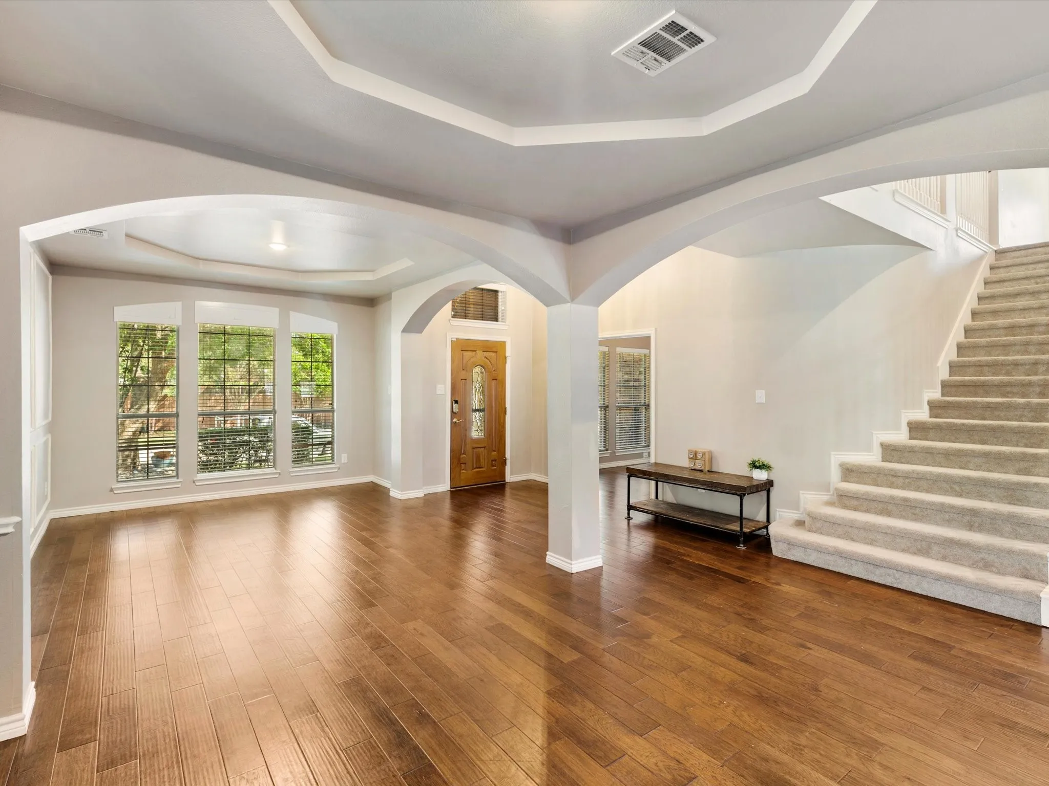 Single Family Residence For Sale in Collin County , 809 Stanford Drive, Murphy, Texas 75094, 5 Bedroom, 4 Bathroom, 2 Garage spaces, 3,801 Sqft, built in 2001, mls#21409112, Real Estate Agent in Murphy, Homes For Sale in Collin county, Homes For Sale in Murphy, Realtor in Murphy Texas, Real Estate Brokerage Independent Realty Texas, Luminita Cordes Realtor