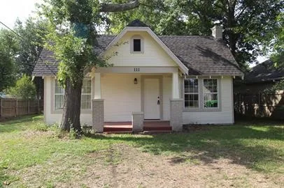 Single Family Residence For Rent in Van Zandt County , 111 W Wolfe Street, Grand Saline, Texas 75140, 3 Bedroom, 2 Bathroom, Garage spaces, 1,417 Sqft, built in 1951, mls#21408447, Real Estate Agent in Grand Saline, Homes For Rent in Van Zandt county, Homes For Rent in Grand Saline, Realtor in Grand Saline Texas, Real Estate Brokerage Independent Realty Texas, Luminita Cordes Realtor