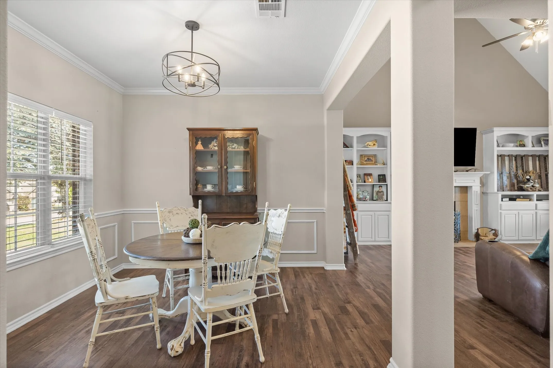 Single Family Residence For Sale in Van Zandt County , 4421 Etheridge Circle, Canton, Texas 75103, 3 Bedroom, 3 Bathroom, 2 Garage spaces, 2,325 Sqft, built in 2005, mls#21409149, Real Estate Agent in Canton, Homes For Sale in Van Zandt county, Homes For Sale in Canton, Realtor in Canton Texas, Real Estate Brokerage Independent Realty Texas, Luminita Cordes Realtor
