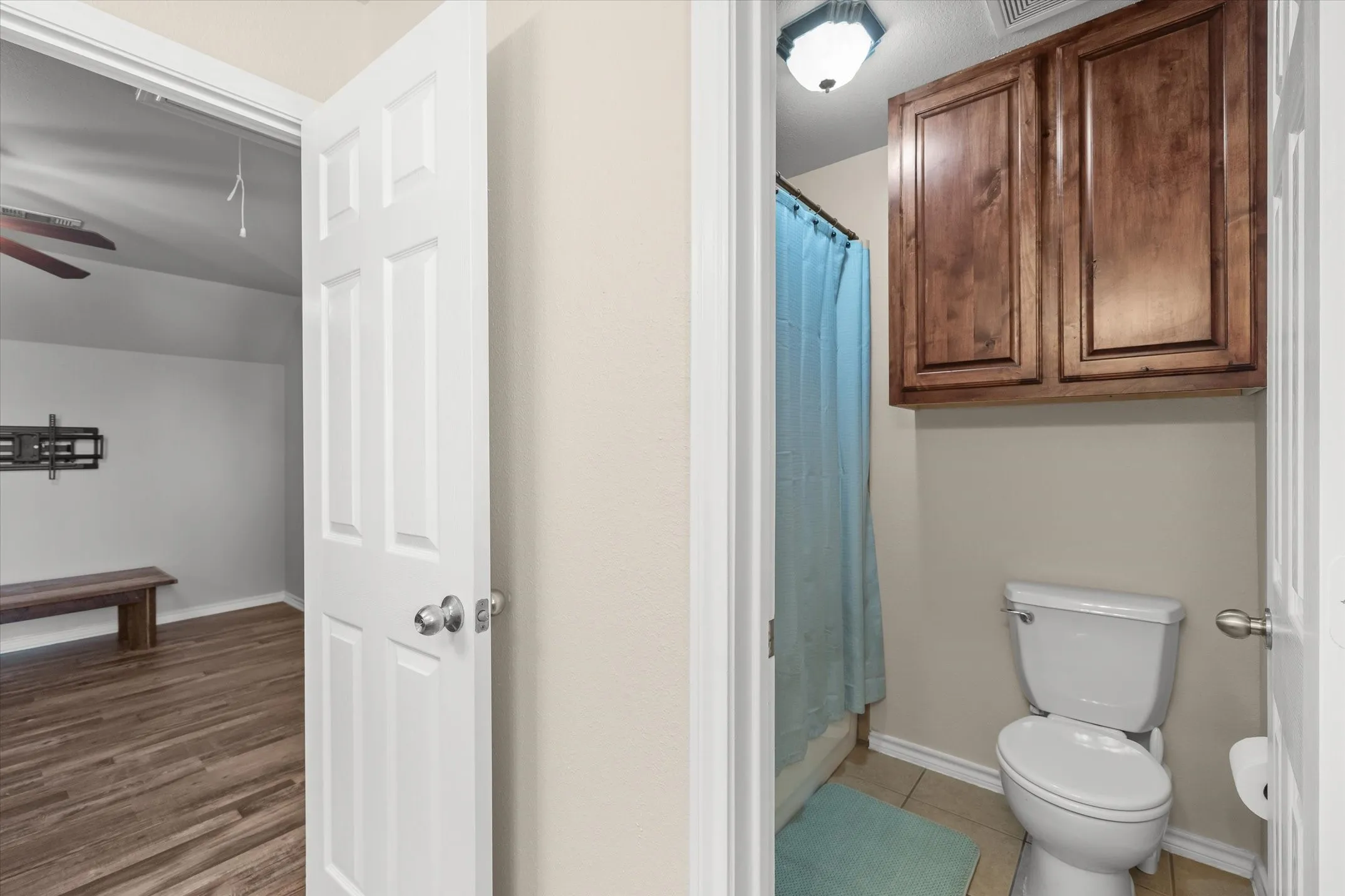 Single Family Residence For Sale in Van Zandt County , 4421 Etheridge Circle, Canton, Texas 75103, 3 Bedroom, 3 Bathroom, 2 Garage spaces, 2,325 Sqft, built in 2005, mls#21409149, Real Estate Agent in Canton, Homes For Sale in Van Zandt county, Homes For Sale in Canton, Realtor in Canton Texas, Real Estate Brokerage Independent Realty Texas, Luminita Cordes Realtor