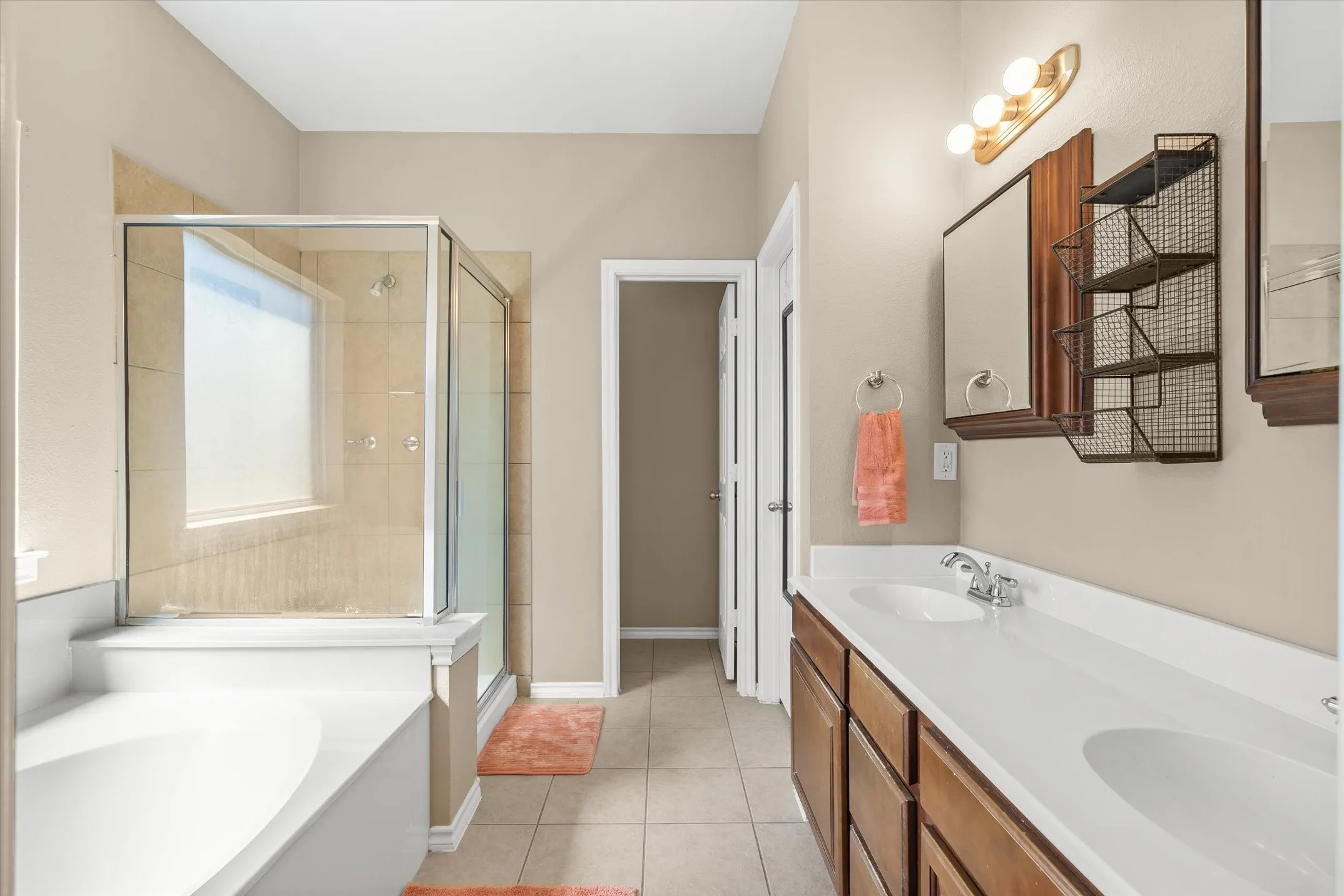 Single Family Residence For Sale in Van Zandt County , 4421 Etheridge Circle, Canton, Texas 75103, 3 Bedroom, 3 Bathroom, 2 Garage spaces, 2,325 Sqft, built in 2005, mls#21409149, Real Estate Agent in Canton, Homes For Sale in Van Zandt county, Homes For Sale in Canton, Realtor in Canton Texas, Real Estate Brokerage Independent Realty Texas, Luminita Cordes Realtor