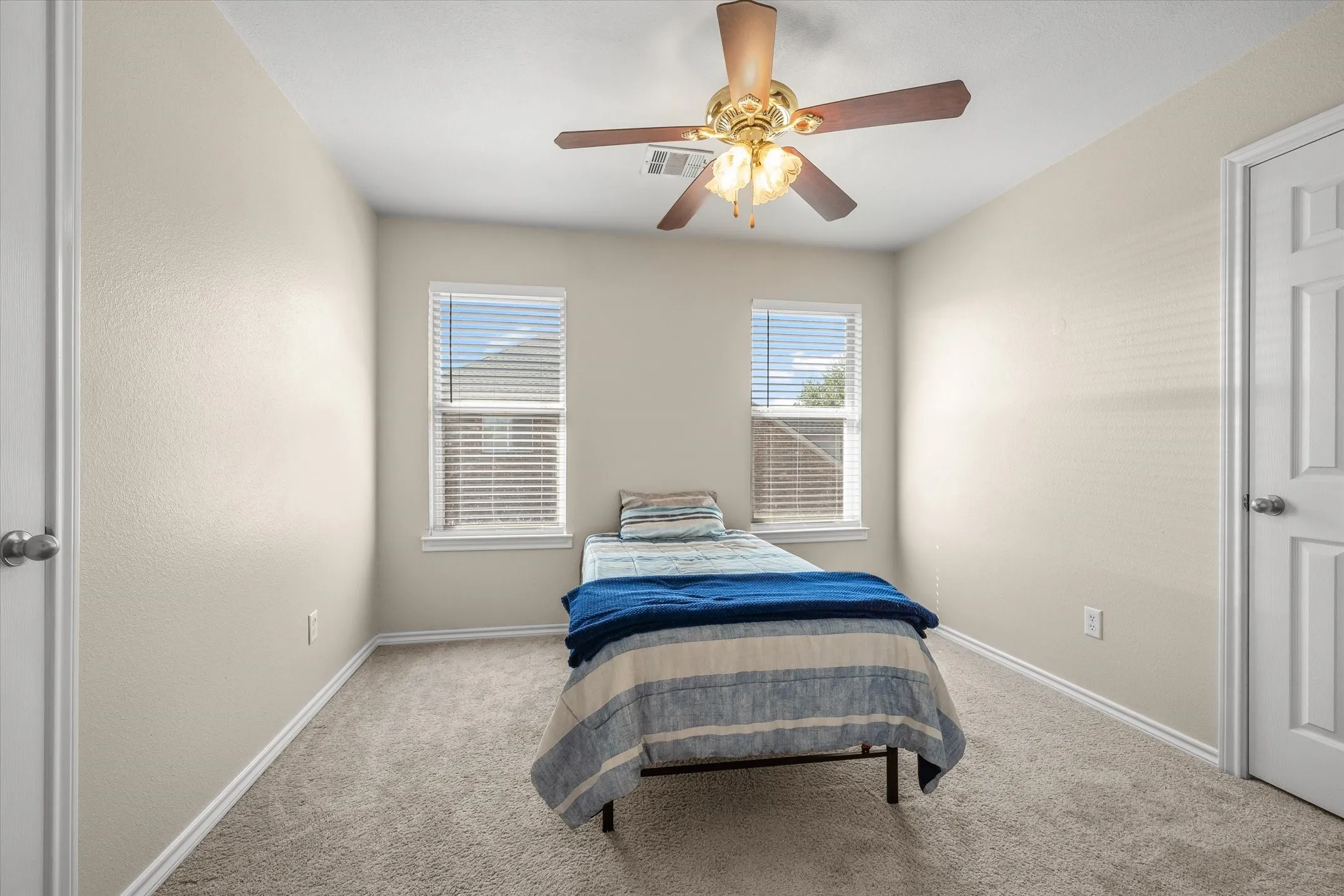 Single Family Residence For Sale in Van Zandt County , 4421 Etheridge Circle, Canton, Texas 75103, 3 Bedroom, 3 Bathroom, 2 Garage spaces, 2,325 Sqft, built in 2005, mls#21409149, Real Estate Agent in Canton, Homes For Sale in Van Zandt county, Homes For Sale in Canton, Realtor in Canton Texas, Real Estate Brokerage Independent Realty Texas, Luminita Cordes Realtor