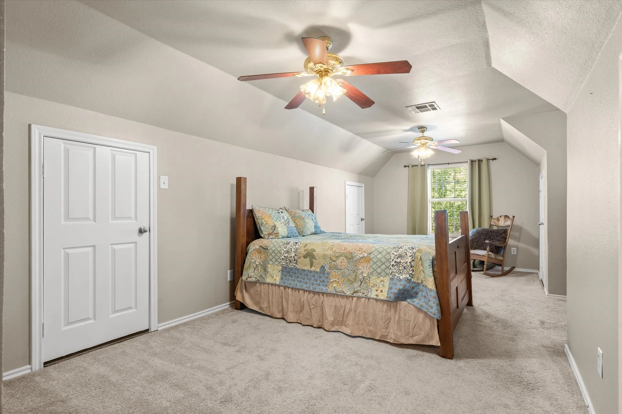 Single Family Residence For Sale in Van Zandt County , 4421 Etheridge Circle, Canton, Texas 75103, 3 Bedroom, 3 Bathroom, 2 Garage spaces, 2,325 Sqft, built in 2005, mls#21409149, Real Estate Agent in Canton, Homes For Sale in Van Zandt county, Homes For Sale in Canton, Realtor in Canton Texas, Real Estate Brokerage Independent Realty Texas, Luminita Cordes Realtor
