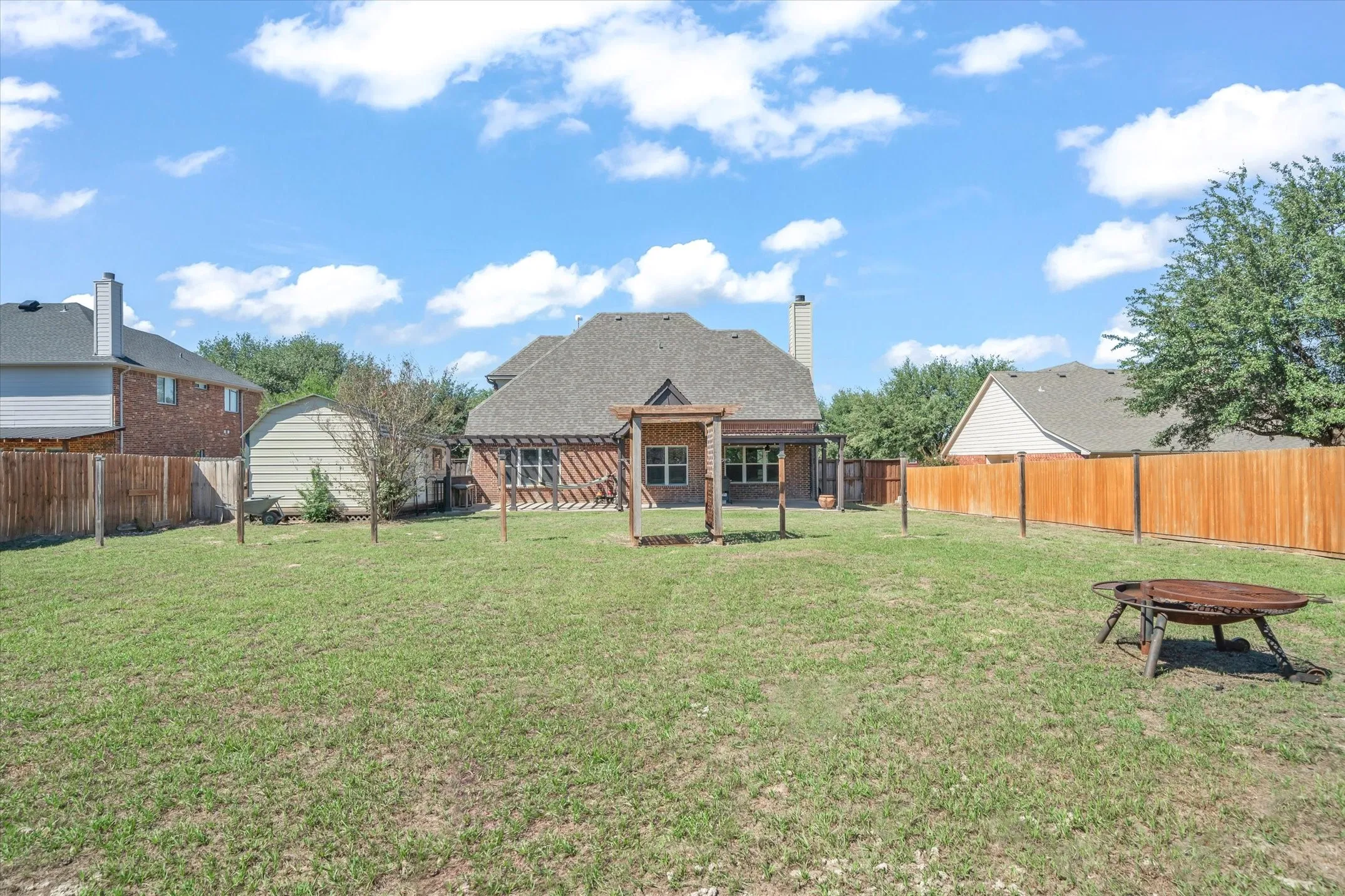 Single Family Residence For Sale in Van Zandt County , 4421 Etheridge Circle, Canton, Texas 75103, 3 Bedroom, 3 Bathroom, 2 Garage spaces, 2,325 Sqft, built in 2005, mls#21409149, Real Estate Agent in Canton, Homes For Sale in Van Zandt county, Homes For Sale in Canton, Realtor in Canton Texas, Real Estate Brokerage Independent Realty Texas, Luminita Cordes Realtor