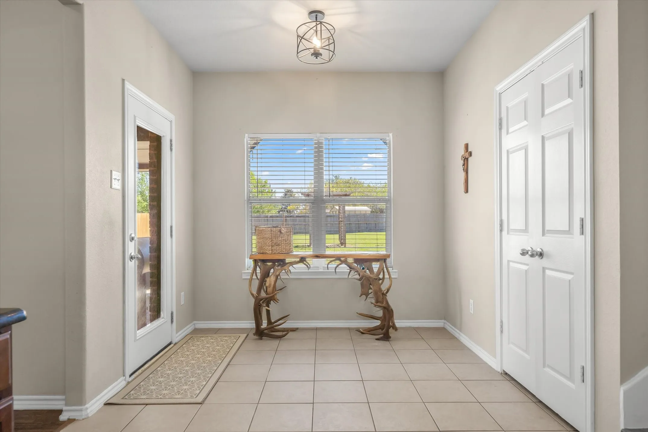 Single Family Residence For Sale in Van Zandt County , 4421 Etheridge Circle, Canton, Texas 75103, 3 Bedroom, 3 Bathroom, 2 Garage spaces, 2,325 Sqft, built in 2005, mls#21409149, Real Estate Agent in Canton, Homes For Sale in Van Zandt county, Homes For Sale in Canton, Realtor in Canton Texas, Real Estate Brokerage Independent Realty Texas, Luminita Cordes Realtor