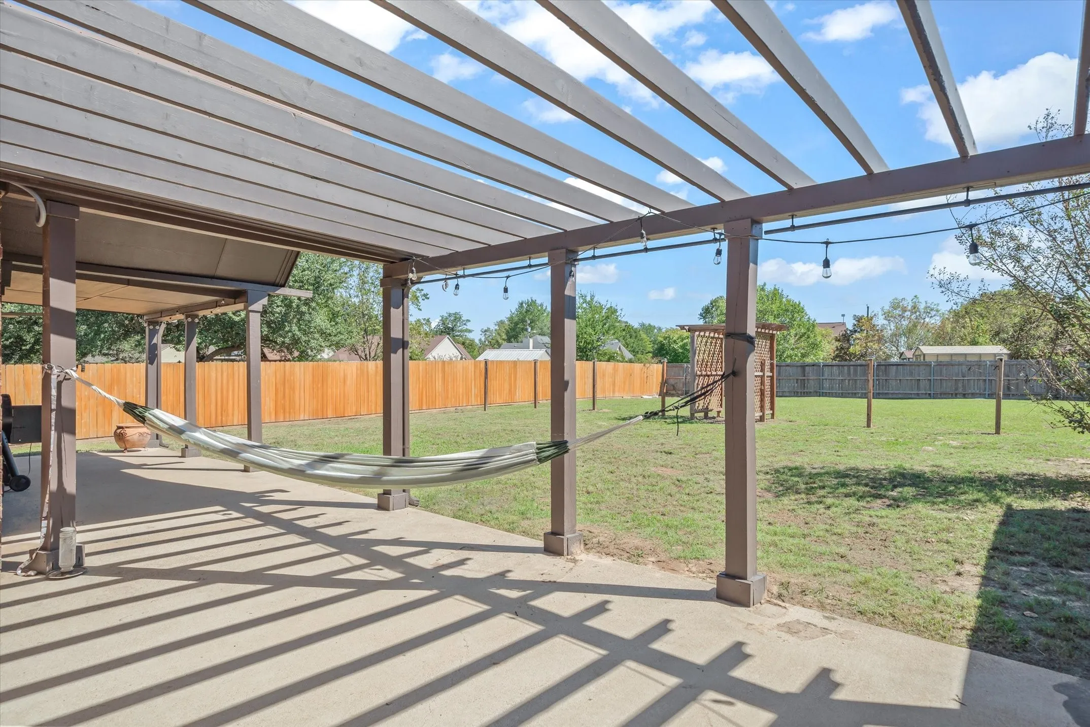 Single Family Residence For Sale in Van Zandt County , 4421 Etheridge Circle, Canton, Texas 75103, 3 Bedroom, 3 Bathroom, 2 Garage spaces, 2,325 Sqft, built in 2005, mls#21409149, Real Estate Agent in Canton, Homes For Sale in Van Zandt county, Homes For Sale in Canton, Realtor in Canton Texas, Real Estate Brokerage Independent Realty Texas, Luminita Cordes Realtor