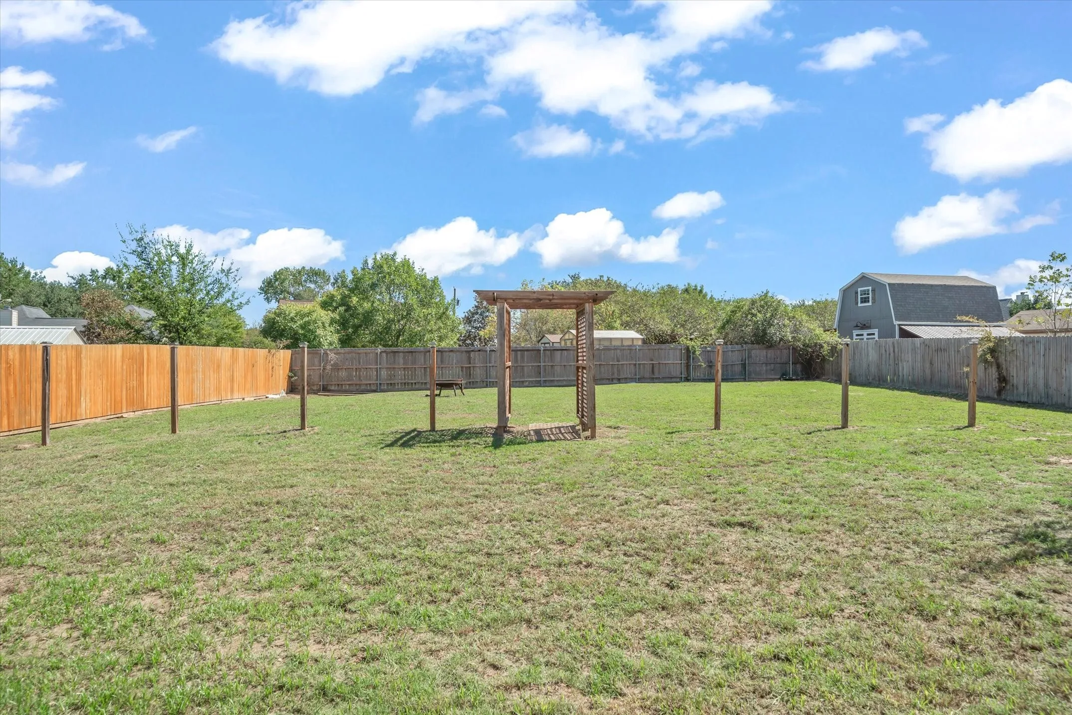 Single Family Residence For Sale in Van Zandt County , 4421 Etheridge Circle, Canton, Texas 75103, 3 Bedroom, 3 Bathroom, 2 Garage spaces, 2,325 Sqft, built in 2005, mls#21409149, Real Estate Agent in Canton, Homes For Sale in Van Zandt county, Homes For Sale in Canton, Realtor in Canton Texas, Real Estate Brokerage Independent Realty Texas, Luminita Cordes Realtor