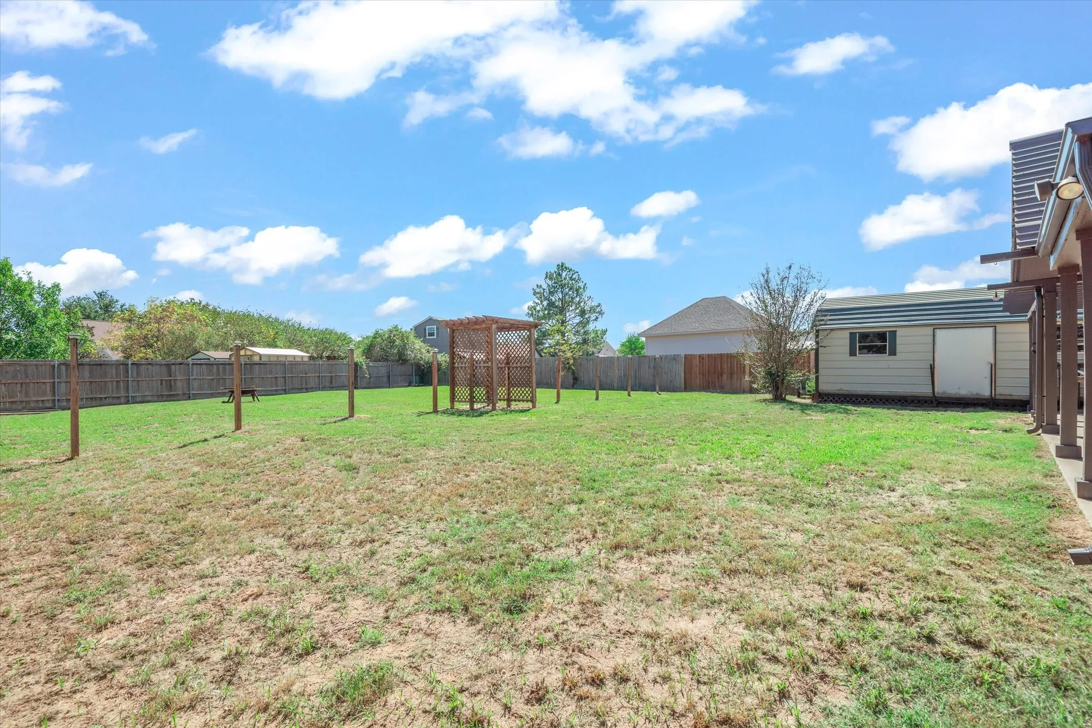 Single Family Residence For Sale in Van Zandt County , 4421 Etheridge Circle, Canton, Texas 75103, 3 Bedroom, 3 Bathroom, 2 Garage spaces, 2,325 Sqft, built in 2005, mls#21409149, Real Estate Agent in Canton, Homes For Sale in Van Zandt county, Homes For Sale in Canton, Realtor in Canton Texas, Real Estate Brokerage Independent Realty Texas, Luminita Cordes Realtor