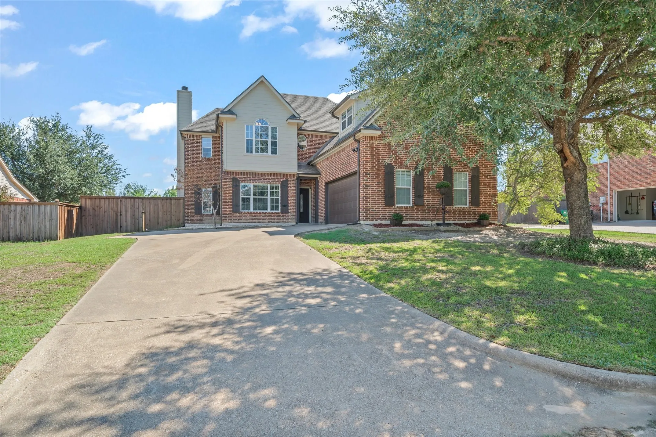 Single Family Residence For Sale in Van Zandt County , 4421 Etheridge Circle, Canton, Texas 75103, 3 Bedroom, 3 Bathroom, 2 Garage spaces, 2,325 Sqft, built in 2005, mls#21409149, Real Estate Agent in Canton, Homes For Sale in Van Zandt county, Homes For Sale in Canton, Realtor in Canton Texas, Real Estate Brokerage Independent Realty Texas, Luminita Cordes Realtor