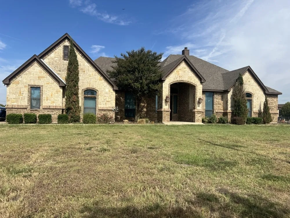 Single Family Residence For Rent