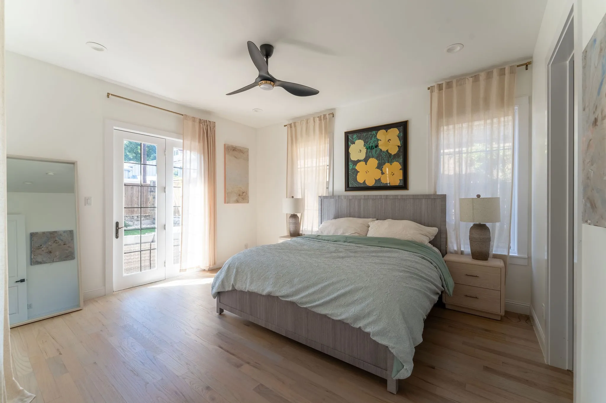 Single Family Residence For Rent in Tarrant County , 3705 W 5th Street, Fort Worth, Texas 76107, 5 Bedroom, 5 Bathroom, 2 Garage spaces, 4,670 Sqft, built in 2008, mls#21409347, Real Estate Agent in Fort Worth, Homes For Rent in Tarrant county, Homes For Rent in Fort Worth, Realtor in Fort Worth Texas, Real Estate Brokerage Independent Realty Texas, Luminita Cordes Realtor
