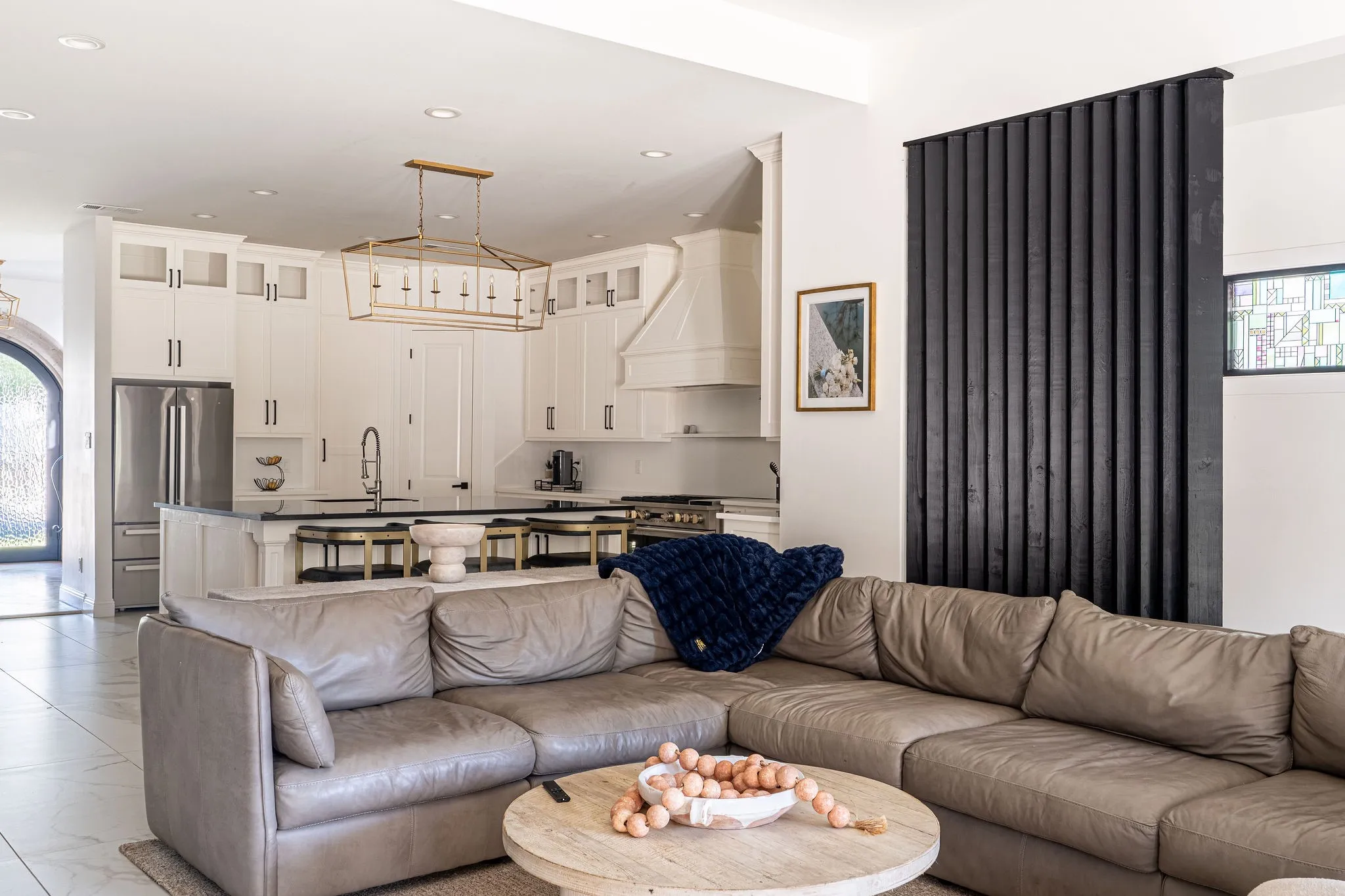 Single Family Residence For Rent in Tarrant County , 3705 W 5th Street, Fort Worth, Texas 76107, 5 Bedroom, 5 Bathroom, 2 Garage spaces, 4,670 Sqft, built in 2008, mls#21409347, Real Estate Agent in Fort Worth, Homes For Rent in Tarrant county, Homes For Rent in Fort Worth, Realtor in Fort Worth Texas, Real Estate Brokerage Independent Realty Texas, Luminita Cordes Realtor