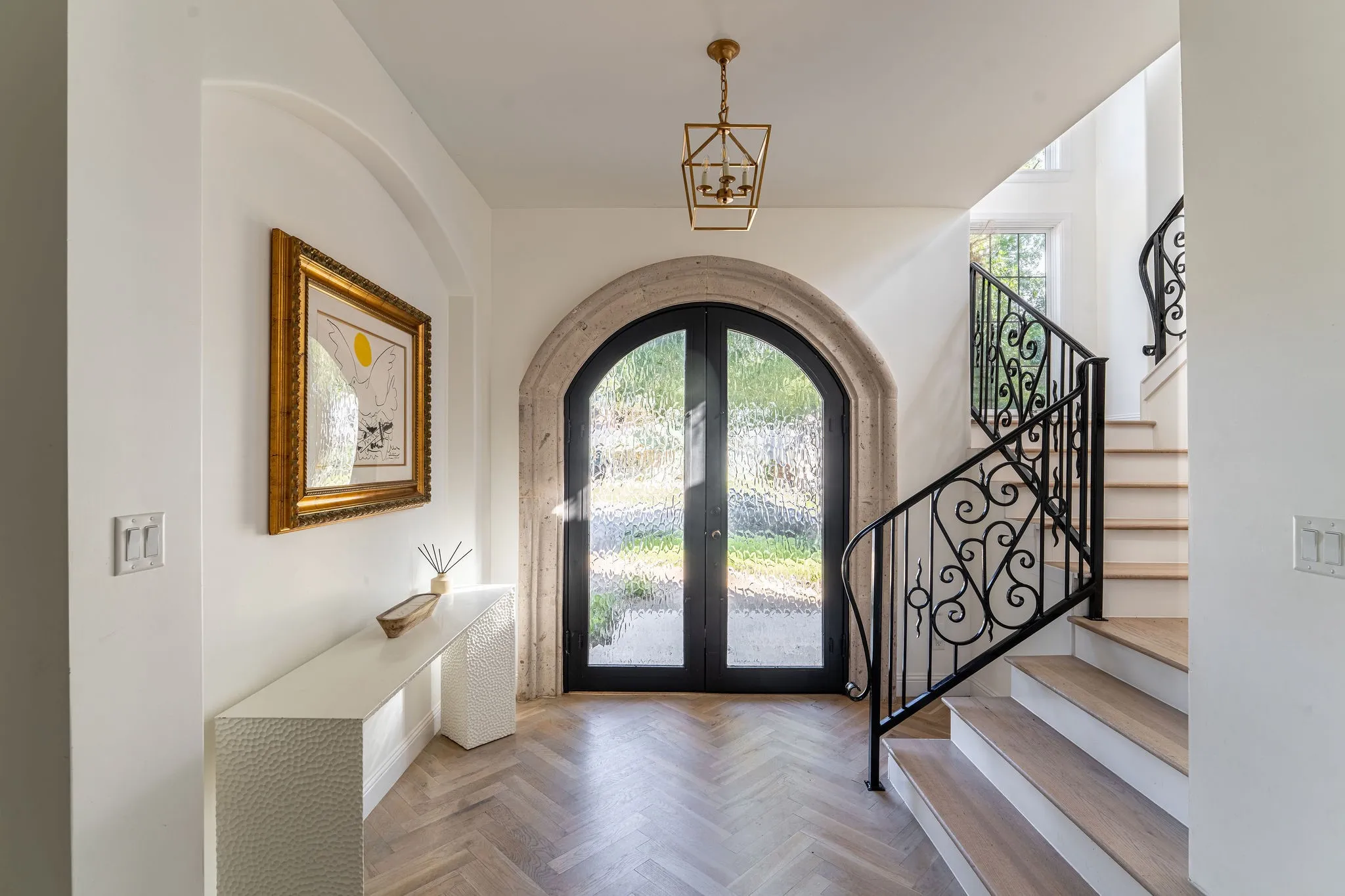 Single Family Residence For Rent in Tarrant County , 3705 W 5th Street, Fort Worth, Texas 76107, 5 Bedroom, 5 Bathroom, 2 Garage spaces, 4,670 Sqft, built in 2008, mls#21409347, Real Estate Agent in Fort Worth, Homes For Rent in Tarrant county, Homes For Rent in Fort Worth, Realtor in Fort Worth Texas, Real Estate Brokerage Independent Realty Texas, Luminita Cordes Realtor