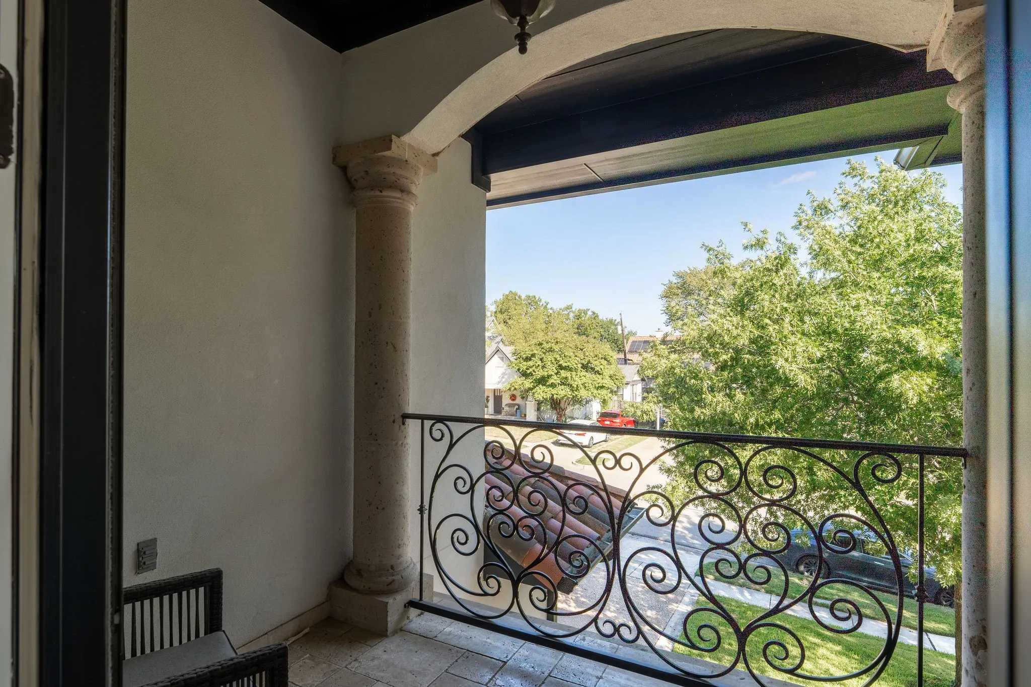 Single Family Residence For Rent in Tarrant County , 3705 W 5th Street, Fort Worth, Texas 76107, 5 Bedroom, 5 Bathroom, 2 Garage spaces, 4,670 Sqft, built in 2008, mls#21409347, Real Estate Agent in Fort Worth, Homes For Rent in Tarrant county, Homes For Rent in Fort Worth, Realtor in Fort Worth Texas, Real Estate Brokerage Independent Realty Texas, Luminita Cordes Realtor