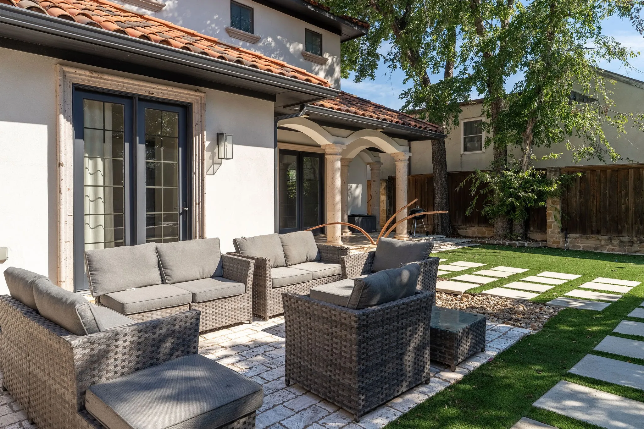 Single Family Residence For Rent in Tarrant County , 3705 W 5th Street, Fort Worth, Texas 76107, 5 Bedroom, 5 Bathroom, 2 Garage spaces, 4,670 Sqft, built in 2008, mls#21409347, Real Estate Agent in Fort Worth, Homes For Rent in Tarrant county, Homes For Rent in Fort Worth, Realtor in Fort Worth Texas, Real Estate Brokerage Independent Realty Texas, Luminita Cordes Realtor
