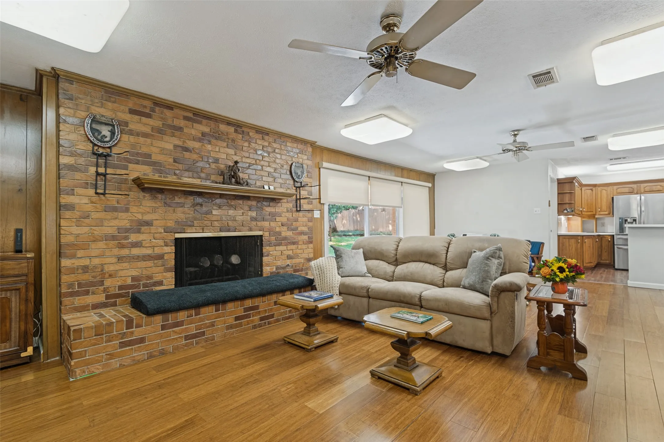 Single Family Residence For Sale in Dallas County , 3005 Coronado Street, Irving, Texas 75062, 4 Bedroom, 3 Bathroom, 2 Garage spaces, 2,228 Sqft, built in 1965, mls#21405031, Real Estate Agent in Irving, Homes For Sale in Dallas county, Homes For Sale in Irving, Realtor in Irving Texas, Real Estate Brokerage Independent Realty Texas, Luminita Cordes Realtor