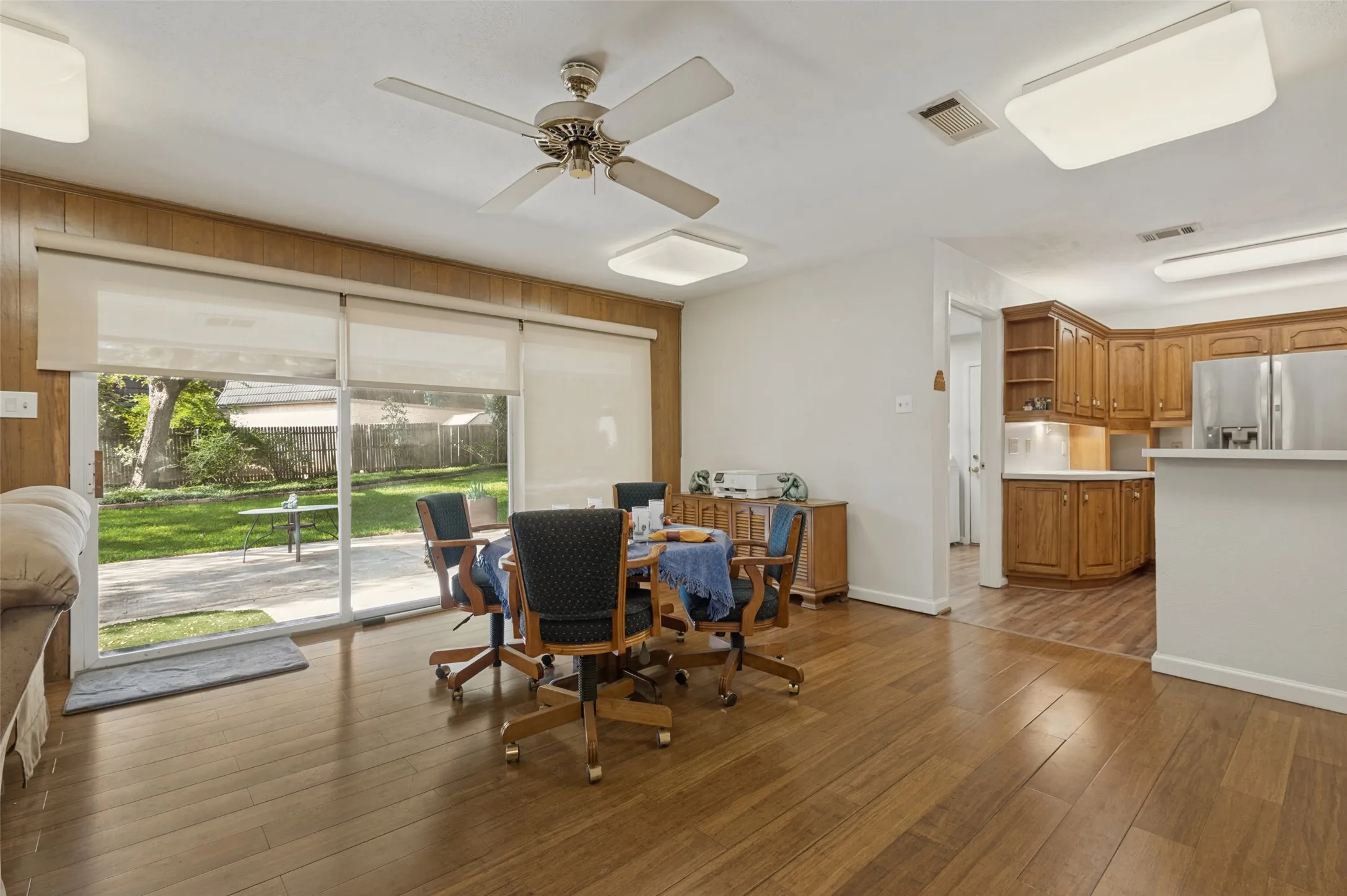 Single Family Residence For Sale in Dallas County , 3005 Coronado Street, Irving, Texas 75062, 4 Bedroom, 3 Bathroom, 2 Garage spaces, 2,228 Sqft, built in 1965, mls#21405031, Real Estate Agent in Irving, Homes For Sale in Dallas county, Homes For Sale in Irving, Realtor in Irving Texas, Real Estate Brokerage Independent Realty Texas, Luminita Cordes Realtor