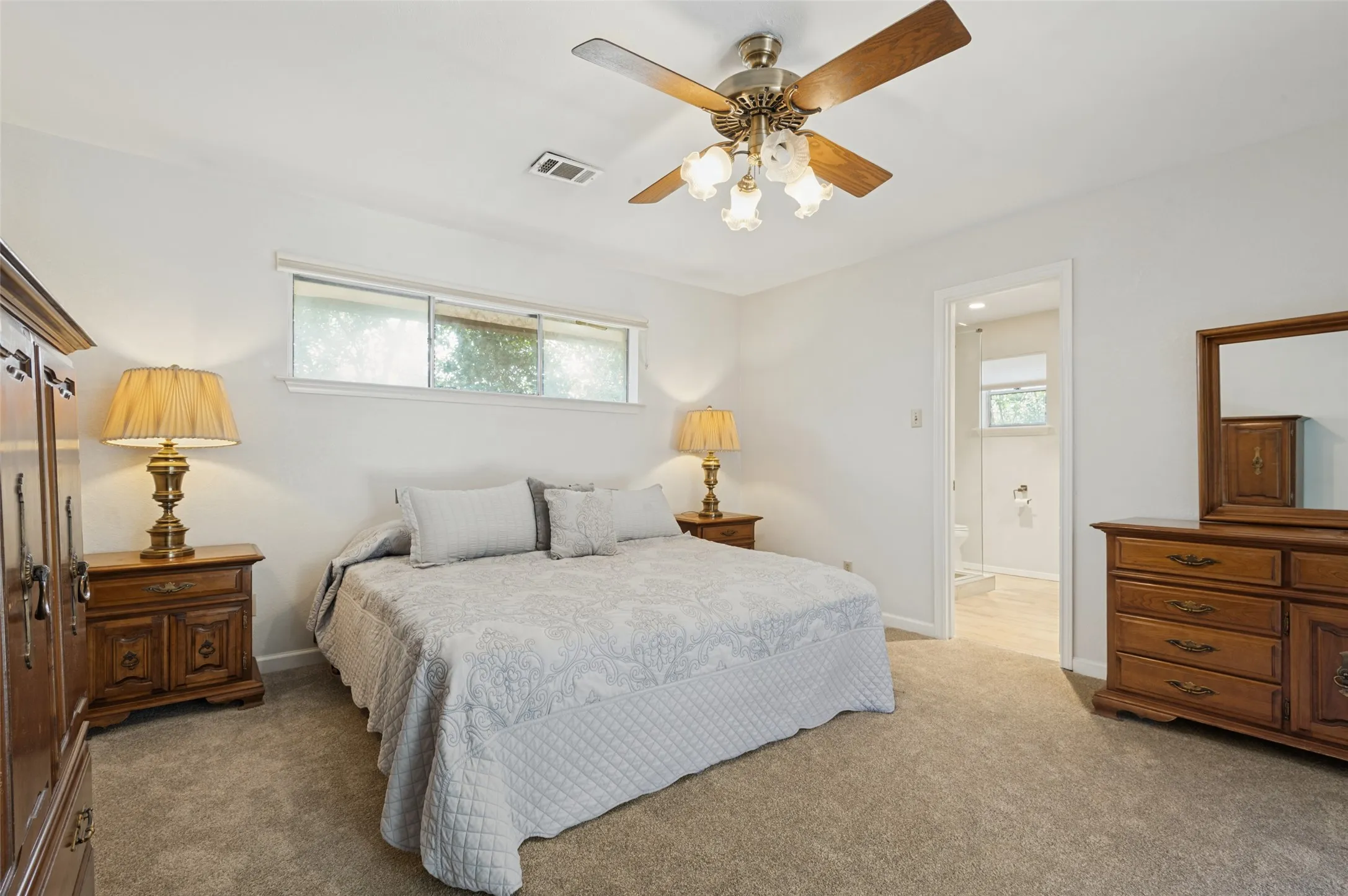Single Family Residence For Sale in Dallas County , 3005 Coronado Street, Irving, Texas 75062, 4 Bedroom, 3 Bathroom, 2 Garage spaces, 2,228 Sqft, built in 1965, mls#21405031, Real Estate Agent in Irving, Homes For Sale in Dallas county, Homes For Sale in Irving, Realtor in Irving Texas, Real Estate Brokerage Independent Realty Texas, Luminita Cordes Realtor