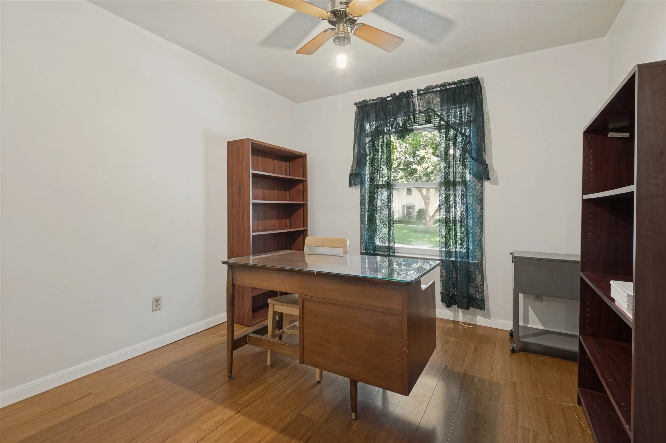 Single Family Residence For Sale in Dallas County , 3005 Coronado Street, Irving, Texas 75062, 4 Bedroom, 3 Bathroom, 2 Garage spaces, 2,228 Sqft, built in 1965, mls#21405031, Real Estate Agent in Irving, Homes For Sale in Dallas county, Homes For Sale in Irving, Realtor in Irving Texas, Real Estate Brokerage Independent Realty Texas, Luminita Cordes Realtor