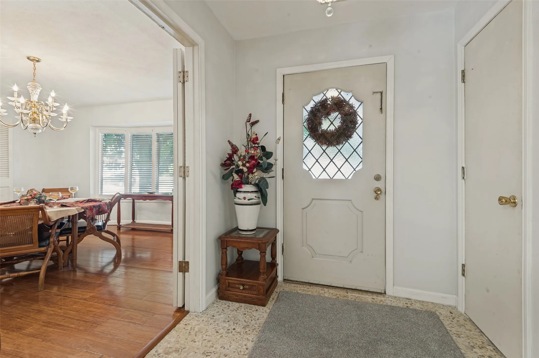 Single Family Residence For Sale in Dallas County , 3005 Coronado Street, Irving, Texas 75062, 4 Bedroom, 3 Bathroom, 2 Garage spaces, 2,228 Sqft, built in 1965, mls#21405031, Real Estate Agent in Irving, Homes For Sale in Dallas county, Homes For Sale in Irving, Realtor in Irving Texas, Real Estate Brokerage Independent Realty Texas, Luminita Cordes Realtor