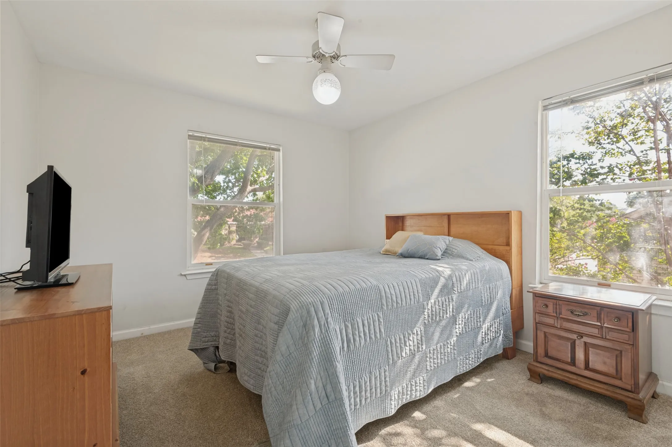 Single Family Residence For Sale in Dallas County , 3005 Coronado Street, Irving, Texas 75062, 4 Bedroom, 3 Bathroom, 2 Garage spaces, 2,228 Sqft, built in 1965, mls#21405031, Real Estate Agent in Irving, Homes For Sale in Dallas county, Homes For Sale in Irving, Realtor in Irving Texas, Real Estate Brokerage Independent Realty Texas, Luminita Cordes Realtor