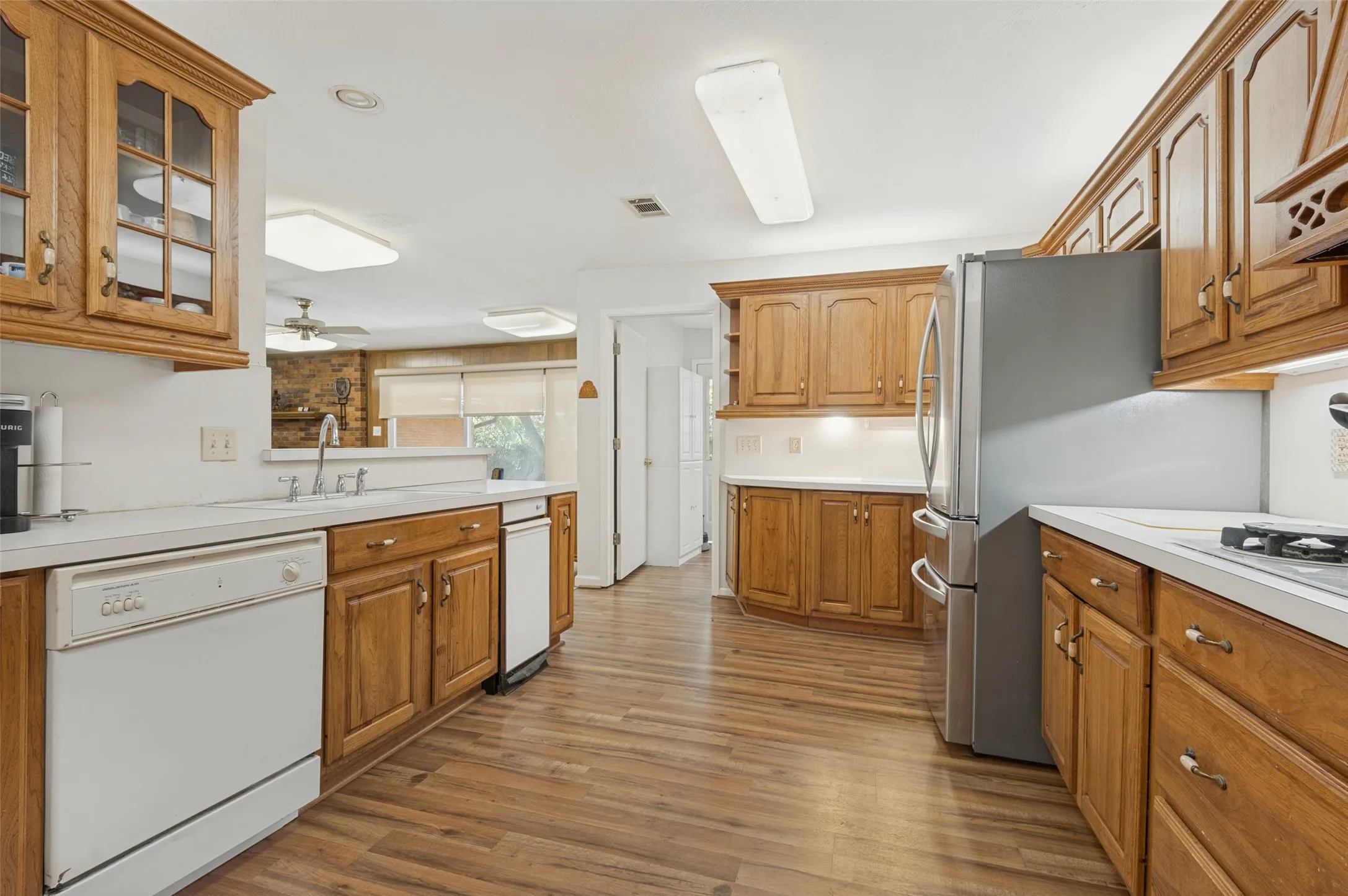 Single Family Residence For Sale in Dallas County , 3005 Coronado Street, Irving, Texas 75062, 4 Bedroom, 3 Bathroom, 2 Garage spaces, 2,228 Sqft, built in 1965, mls#21405031, Real Estate Agent in Irving, Homes For Sale in Dallas county, Homes For Sale in Irving, Realtor in Irving Texas, Real Estate Brokerage Independent Realty Texas, Luminita Cordes Realtor