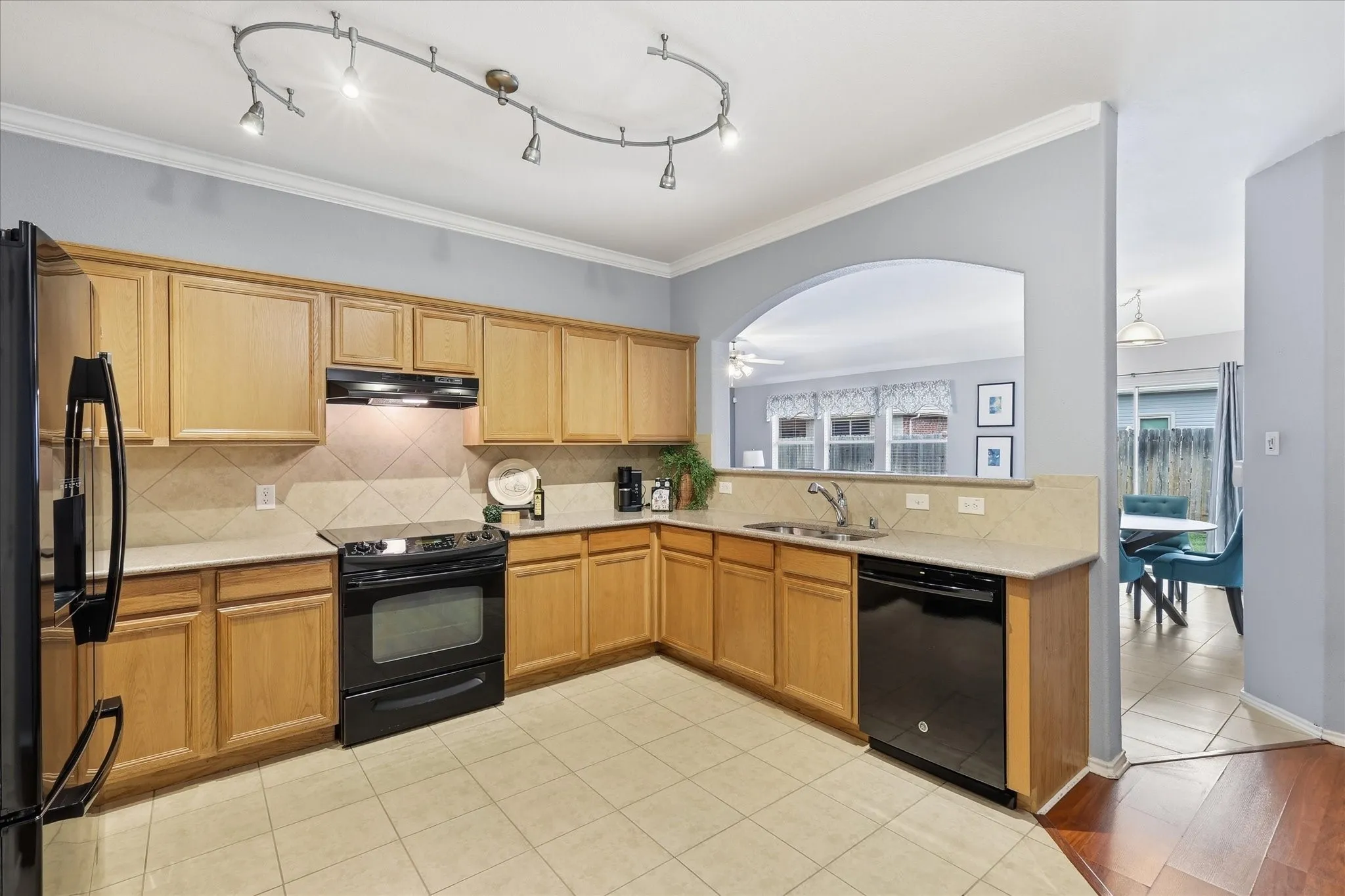 Lots of cabinets