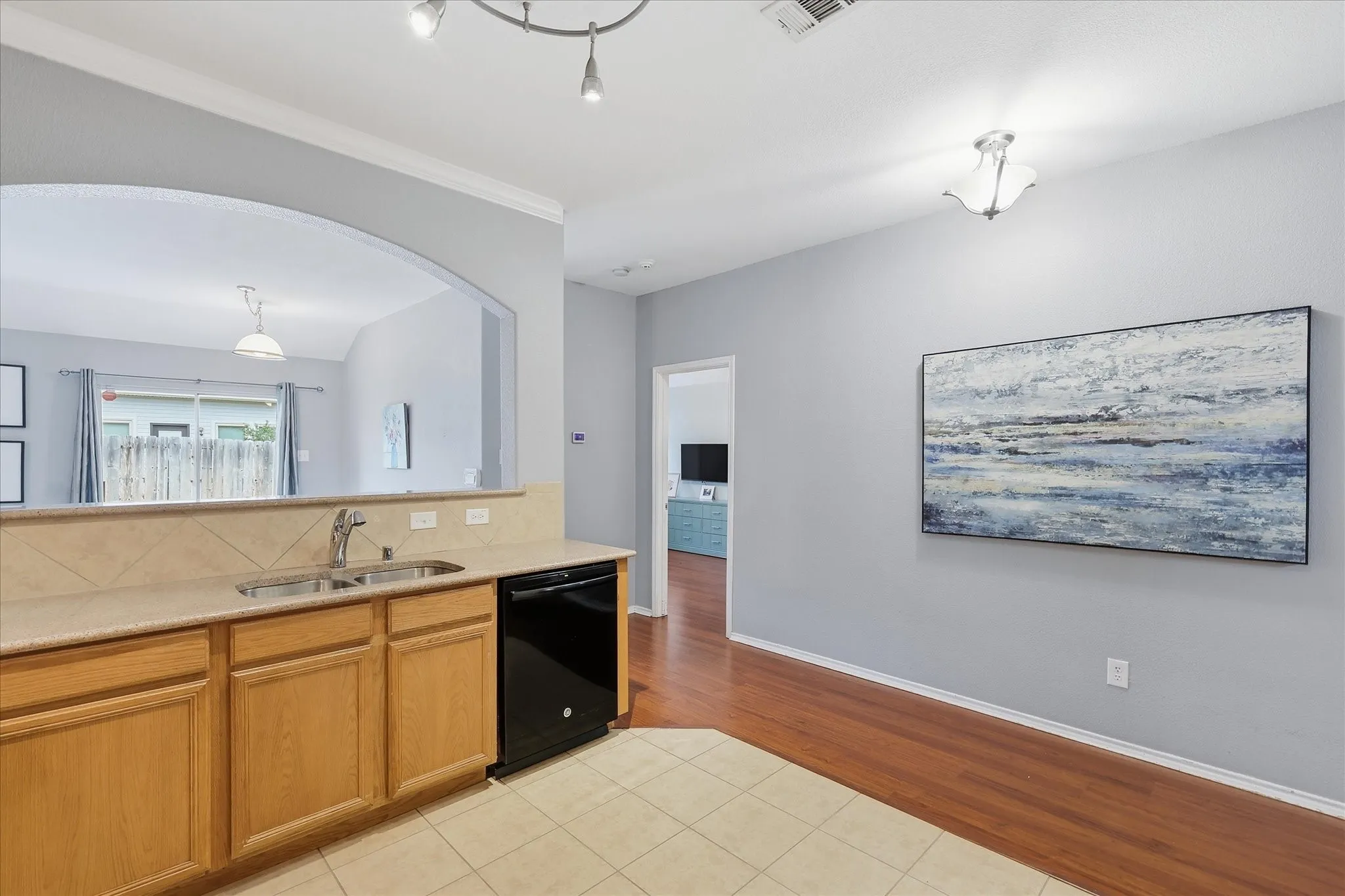 Single Family Residence For Rent in Denton County , 3909 Cliffside Drive, Denton, Texas 76208, 3 Bedroom, 2 Bathroom, 2 Garage spaces, 1,847 Sqft, built in 2008, mls#21408260, Real Estate Agent in Denton, Homes For Rent in Denton county, Homes For Rent in Denton, Realtor in Denton Texas, Real Estate Brokerage Independent Realty Texas, Luminita Cordes Realtor