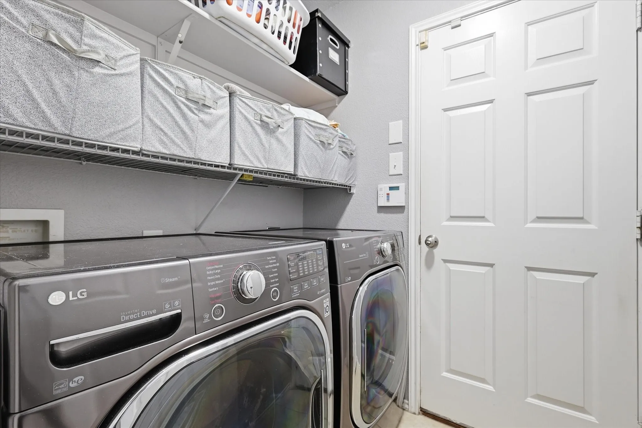 Full size laundry room