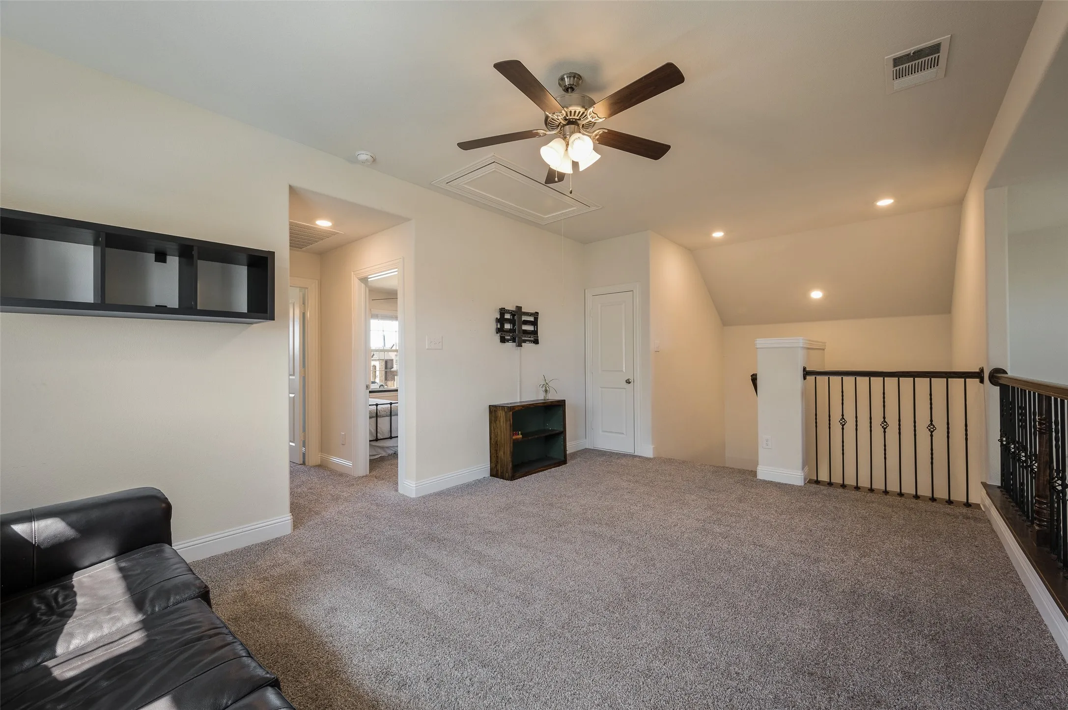 Single Family Residence For Sale in Denton County , 3216 Quartz Road, Aubrey, Texas 76227, 4 Bedroom, 3 Bathroom, 2 Garage spaces, 2,188 Sqft, built in 2021, mls#21407556, Real Estate Agent in Aubrey, Homes For Sale in Denton county, Homes For Sale in Aubrey, Realtor in Aubrey Texas, Real Estate Brokerage Independent Realty Texas, Luminita Cordes Realtor