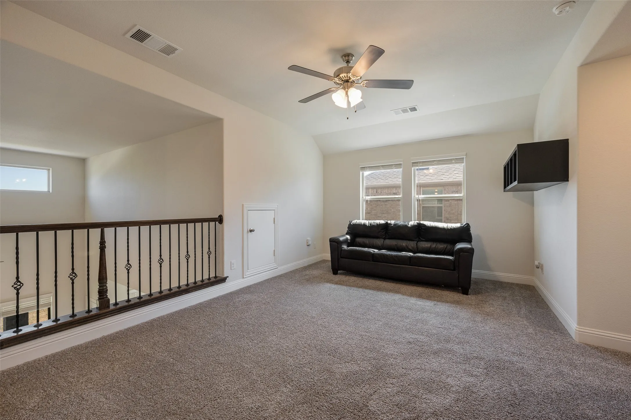 Single Family Residence For Sale in Denton County , 3216 Quartz Road, Aubrey, Texas 76227, 4 Bedroom, 3 Bathroom, 2 Garage spaces, 2,188 Sqft, built in 2021, mls#21407556, Real Estate Agent in Aubrey, Homes For Sale in Denton county, Homes For Sale in Aubrey, Realtor in Aubrey Texas, Real Estate Brokerage Independent Realty Texas, Luminita Cordes Realtor