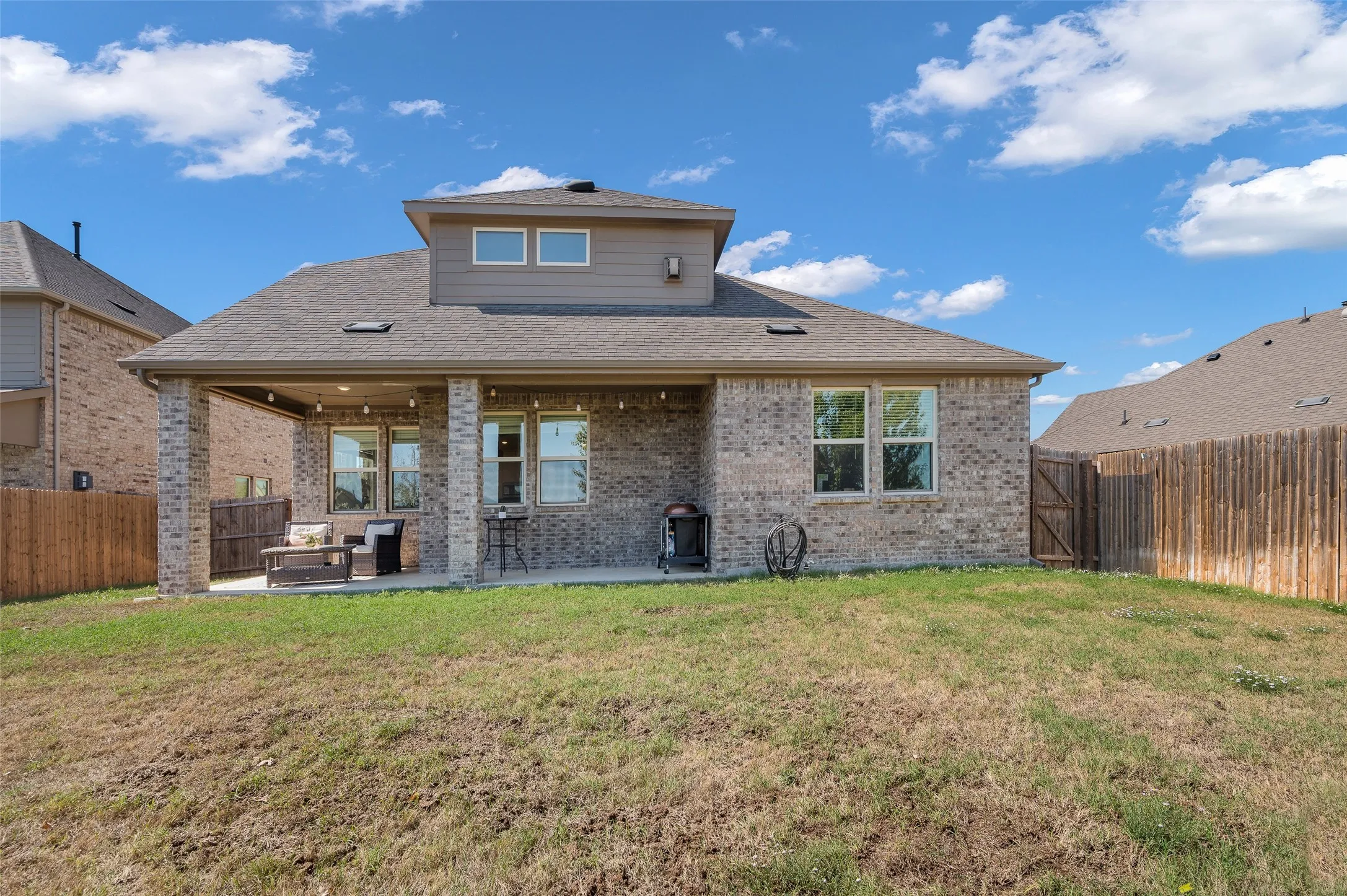Single Family Residence For Sale in Denton County , 3216 Quartz Road, Aubrey, Texas 76227, 4 Bedroom, 3 Bathroom, 2 Garage spaces, 2,188 Sqft, built in 2021, mls#21407556, Real Estate Agent in Aubrey, Homes For Sale in Denton county, Homes For Sale in Aubrey, Realtor in Aubrey Texas, Real Estate Brokerage Independent Realty Texas, Luminita Cordes Realtor