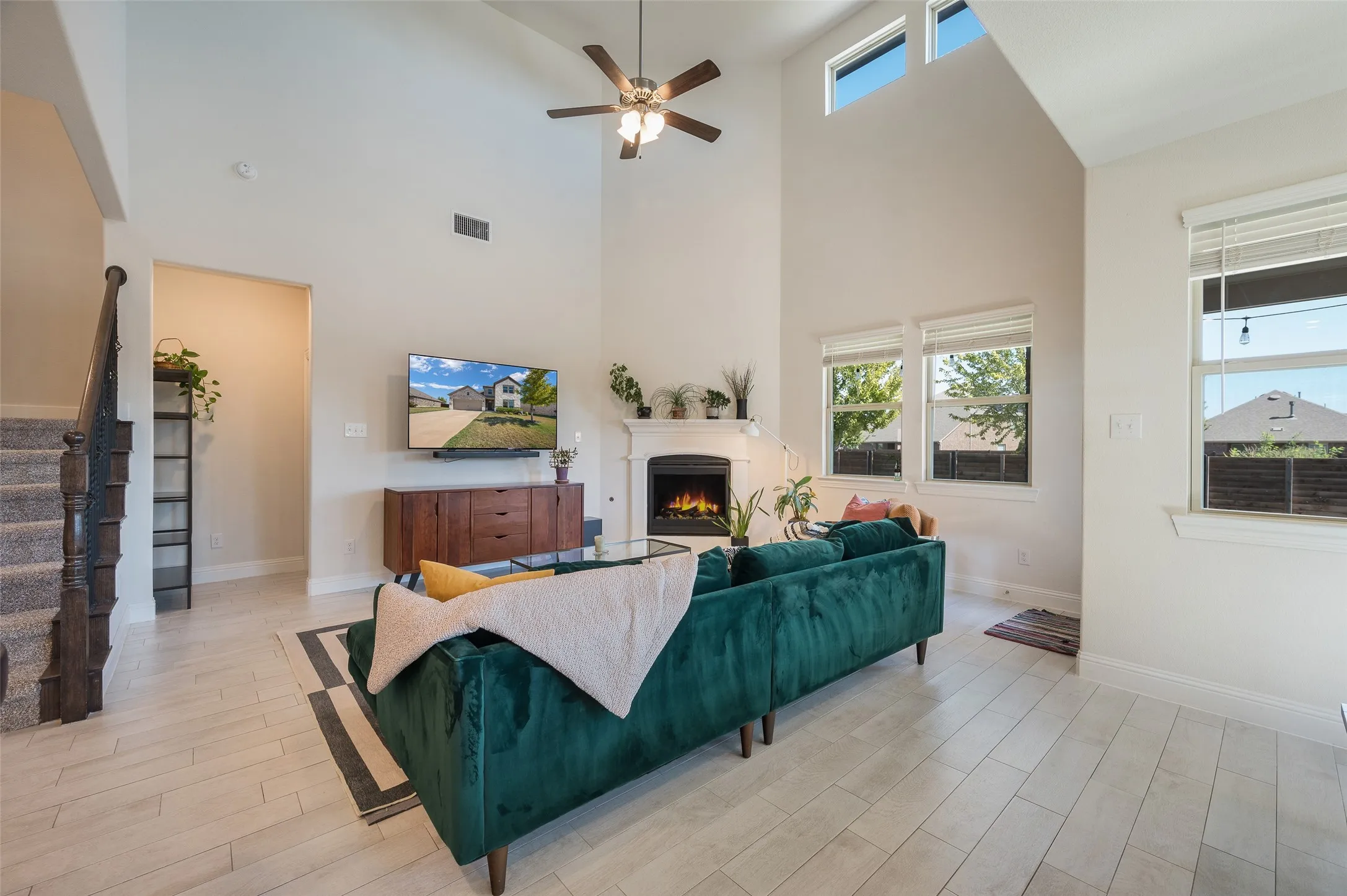 Single Family Residence For Sale in Denton County , 3216 Quartz Road, Aubrey, Texas 76227, 4 Bedroom, 3 Bathroom, 2 Garage spaces, 2,188 Sqft, built in 2021, mls#21407556, Real Estate Agent in Aubrey, Homes For Sale in Denton county, Homes For Sale in Aubrey, Realtor in Aubrey Texas, Real Estate Brokerage Independent Realty Texas, Luminita Cordes Realtor