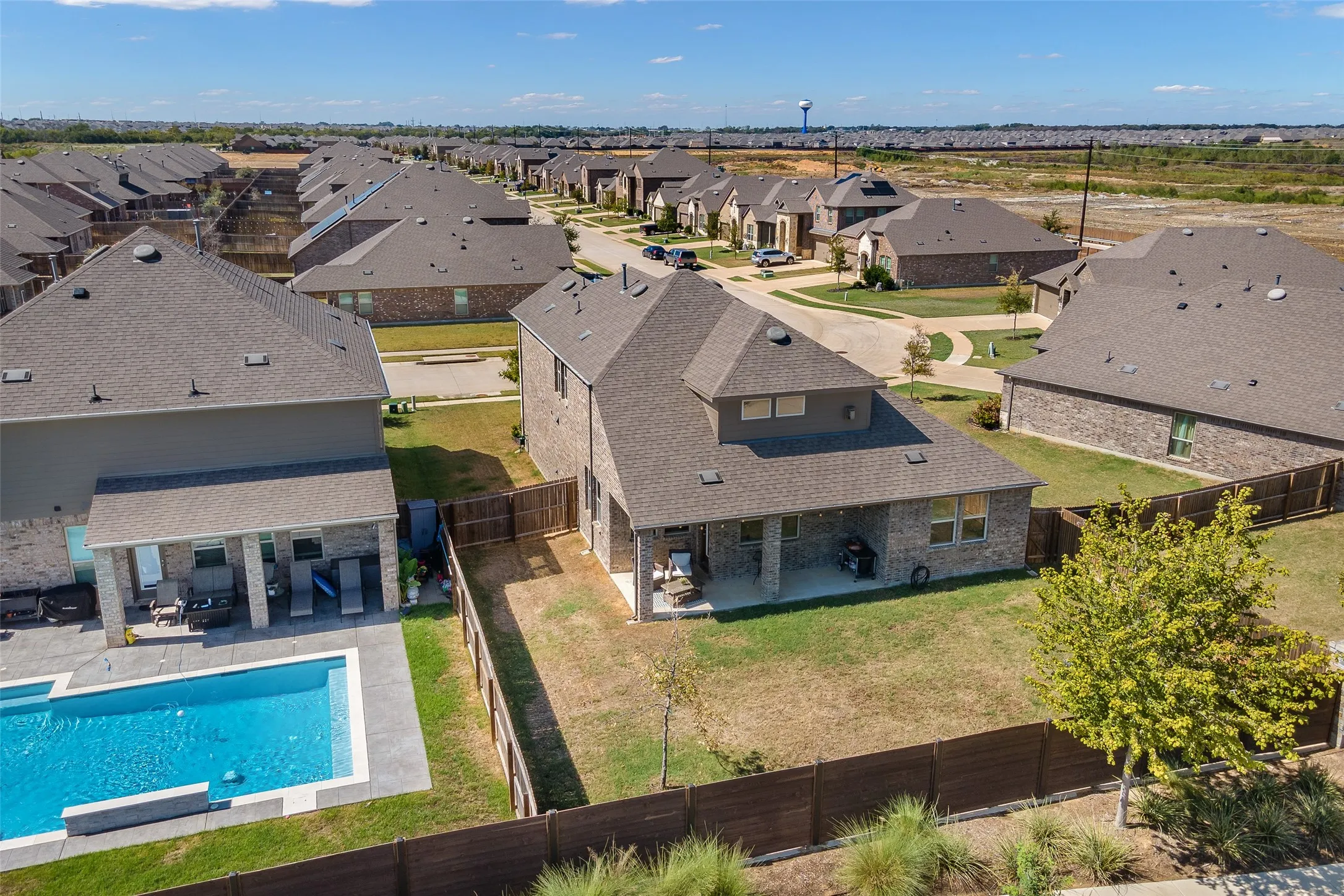 Single Family Residence For Sale in Denton County , 3216 Quartz Road, Aubrey, Texas 76227, 4 Bedroom, 3 Bathroom, 2 Garage spaces, 2,188 Sqft, built in 2021, mls#21407556, Real Estate Agent in Aubrey, Homes For Sale in Denton county, Homes For Sale in Aubrey, Realtor in Aubrey Texas, Real Estate Brokerage Independent Realty Texas, Luminita Cordes Realtor