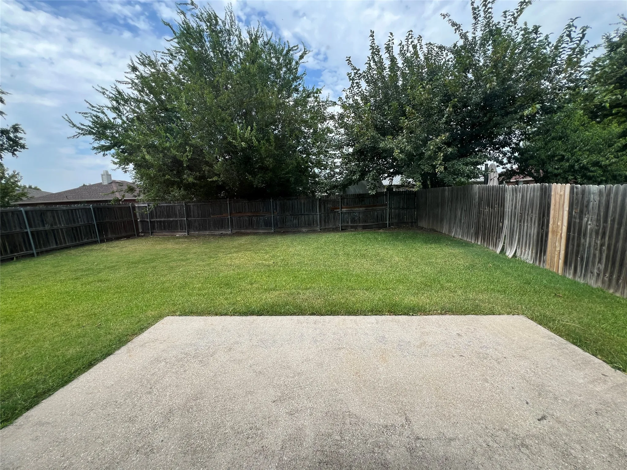 Single Family Residence For Rent in Denton County , 1547 Thornhill Lane, Little Elm, Texas 75068, 3 Bedroom, 2 Bathroom, 2 Garage spaces, 1,426 Sqft, built in 2002, mls#21409315, Real Estate Agent in Little Elm, Homes For Rent in Denton county, Homes For Rent in Little Elm, Realtor in Little Elm Texas, Real Estate Brokerage Independent Realty Texas, Luminita Cordes Realtor