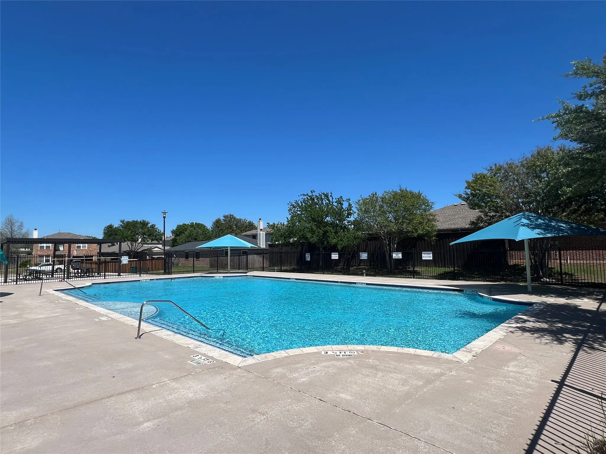 Single Family Residence For Rent in Denton County , 1547 Thornhill Lane, Little Elm, Texas 75068, 3 Bedroom, 2 Bathroom, 2 Garage spaces, 1,426 Sqft, built in 2002, mls#21409315, Real Estate Agent in Little Elm, Homes For Rent in Denton county, Homes For Rent in Little Elm, Realtor in Little Elm Texas, Real Estate Brokerage Independent Realty Texas, Luminita Cordes Realtor