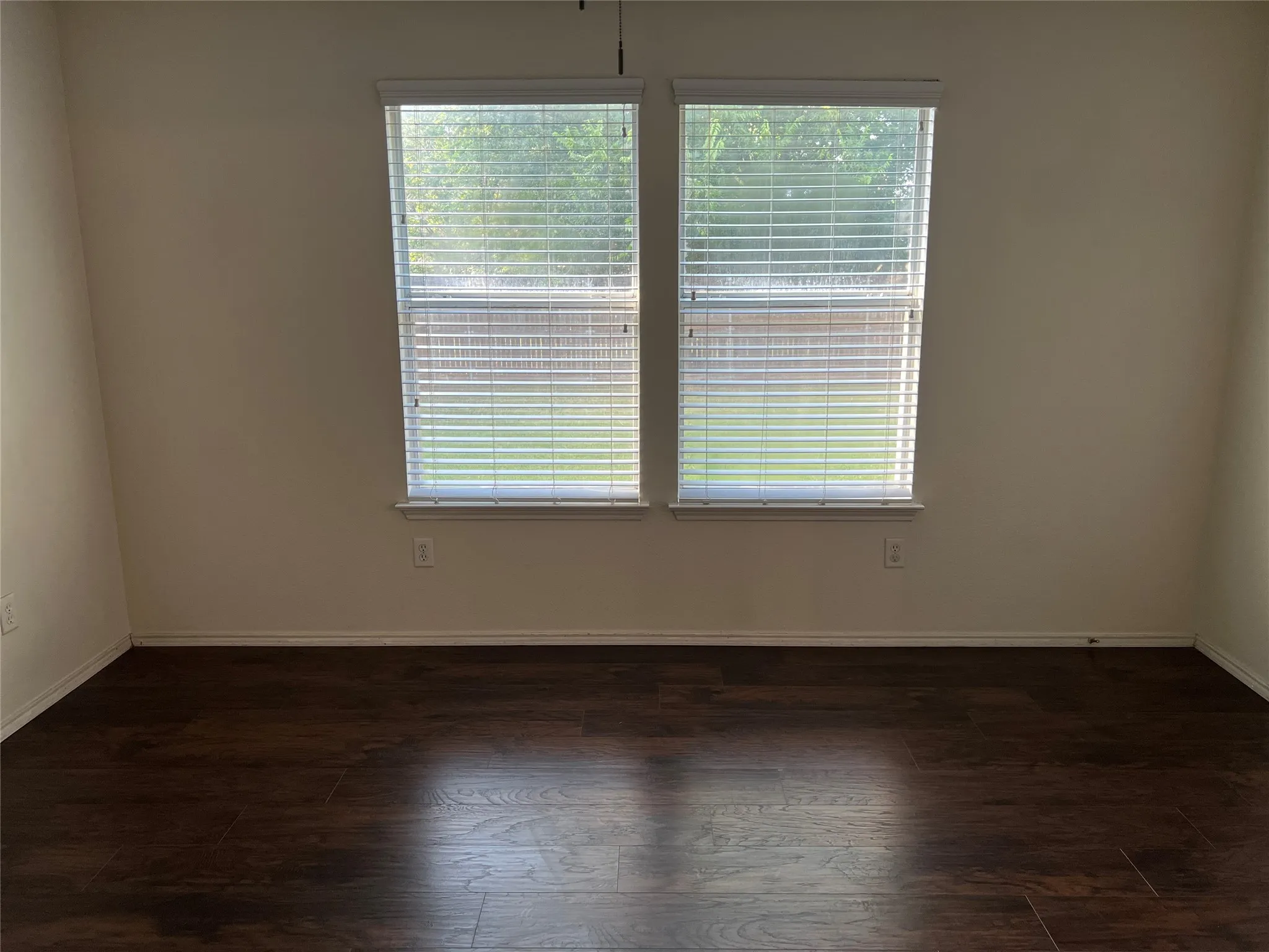 Single Family Residence For Rent in Denton County , 1547 Thornhill Lane, Little Elm, Texas 75068, 3 Bedroom, 2 Bathroom, 2 Garage spaces, 1,426 Sqft, built in 2002, mls#21409315, Real Estate Agent in Little Elm, Homes For Rent in Denton county, Homes For Rent in Little Elm, Realtor in Little Elm Texas, Real Estate Brokerage Independent Realty Texas, Luminita Cordes Realtor