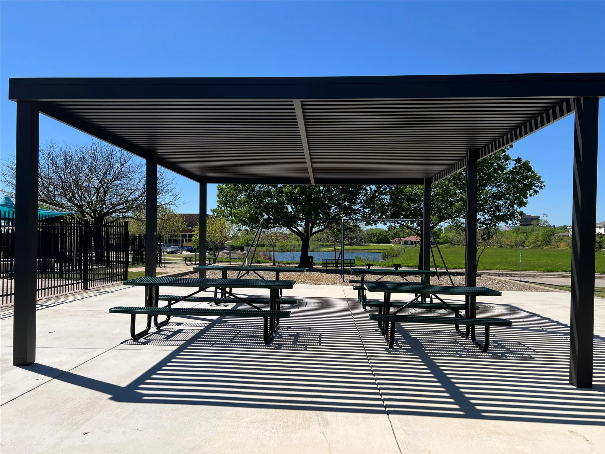 Single Family Residence For Rent in Denton County , 1547 Thornhill Lane, Little Elm, Texas 75068, 3 Bedroom, 2 Bathroom, 2 Garage spaces, 1,426 Sqft, built in 2002, mls#21409315, Real Estate Agent in Little Elm, Homes For Rent in Denton county, Homes For Rent in Little Elm, Realtor in Little Elm Texas, Real Estate Brokerage Independent Realty Texas, Luminita Cordes Realtor