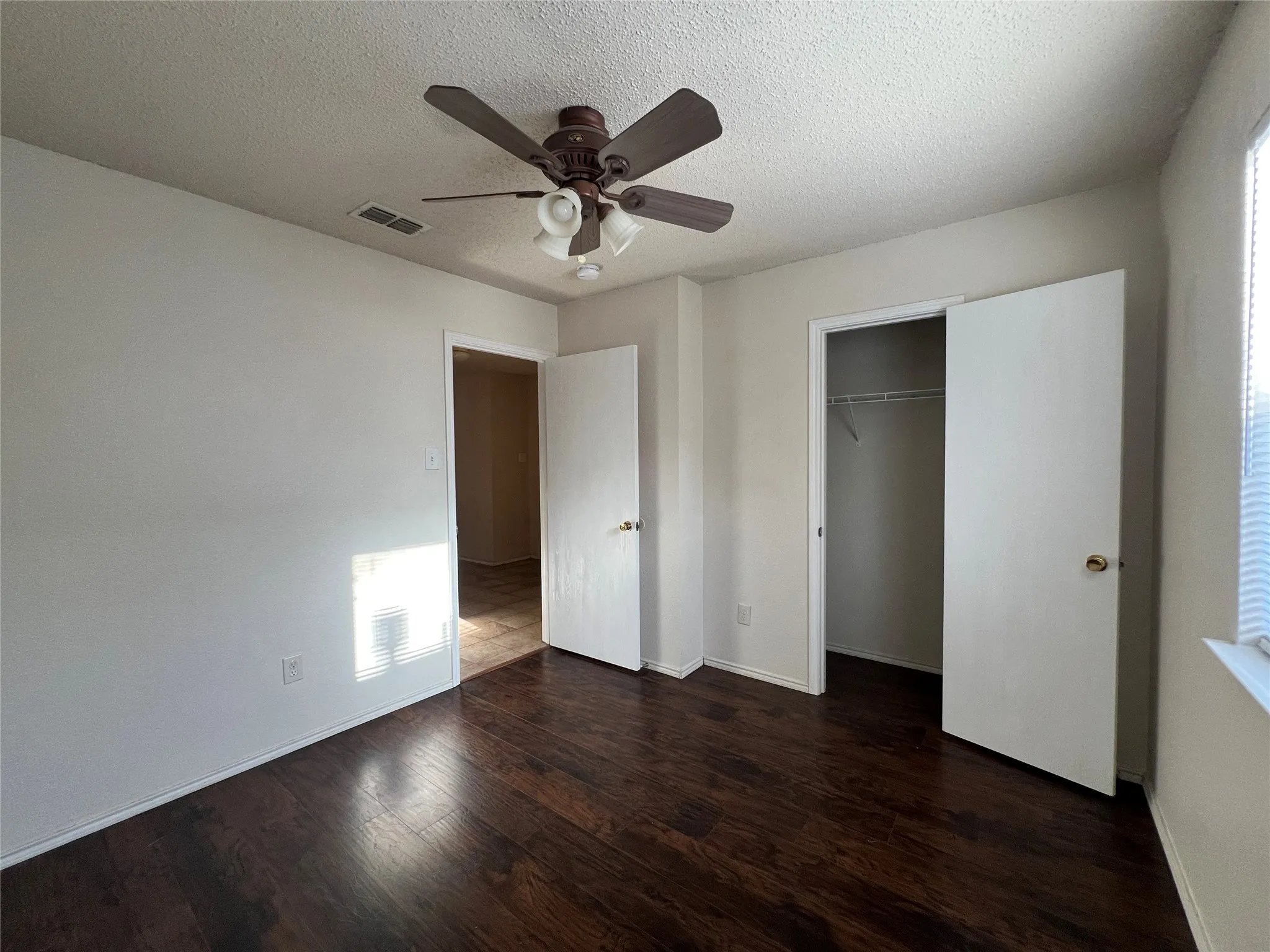 Single Family Residence For Rent in Denton County , 1547 Thornhill Lane, Little Elm, Texas 75068, 3 Bedroom, 2 Bathroom, 2 Garage spaces, 1,426 Sqft, built in 2002, mls#21409315, Real Estate Agent in Little Elm, Homes For Rent in Denton county, Homes For Rent in Little Elm, Realtor in Little Elm Texas, Real Estate Brokerage Independent Realty Texas, Luminita Cordes Realtor