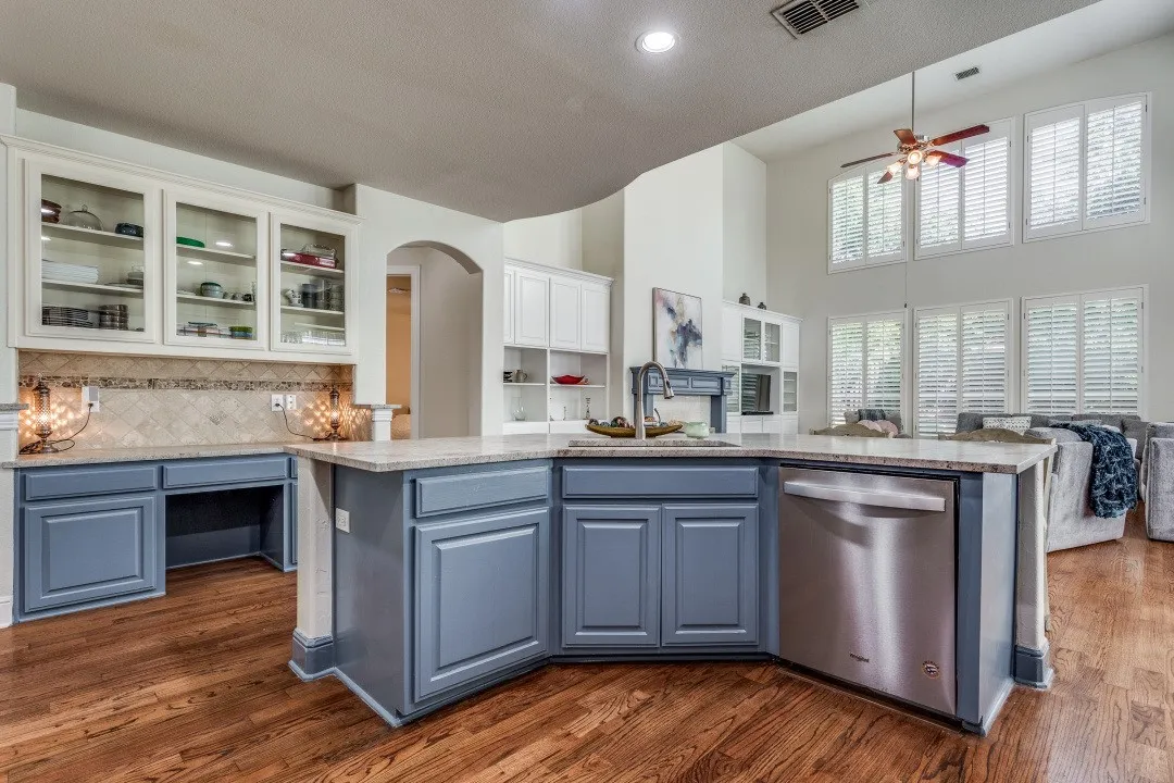 Single Family Residence For Sale in Denton County , 6909 Medallion Drive, Plano, Texas 75024, 4 Bedroom, 4 Bathroom, 3 Garage spaces, 3,886 Sqft, built in 2004, mls#21409371, Real Estate Agent in Plano, Homes For Sale in Denton county, Homes For Sale in Plano, Realtor in Plano Texas, Real Estate Brokerage Independent Realty Texas, Luminita Cordes Realtor