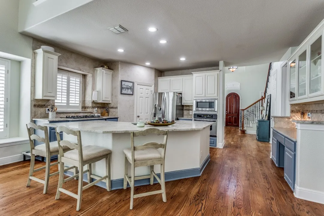 Single Family Residence For Sale in Denton County , 6909 Medallion Drive, Plano, Texas 75024, 4 Bedroom, 4 Bathroom, 3 Garage spaces, 3,886 Sqft, built in 2004, mls#21409371, Real Estate Agent in Plano, Homes For Sale in Denton county, Homes For Sale in Plano, Realtor in Plano Texas, Real Estate Brokerage Independent Realty Texas, Luminita Cordes Realtor