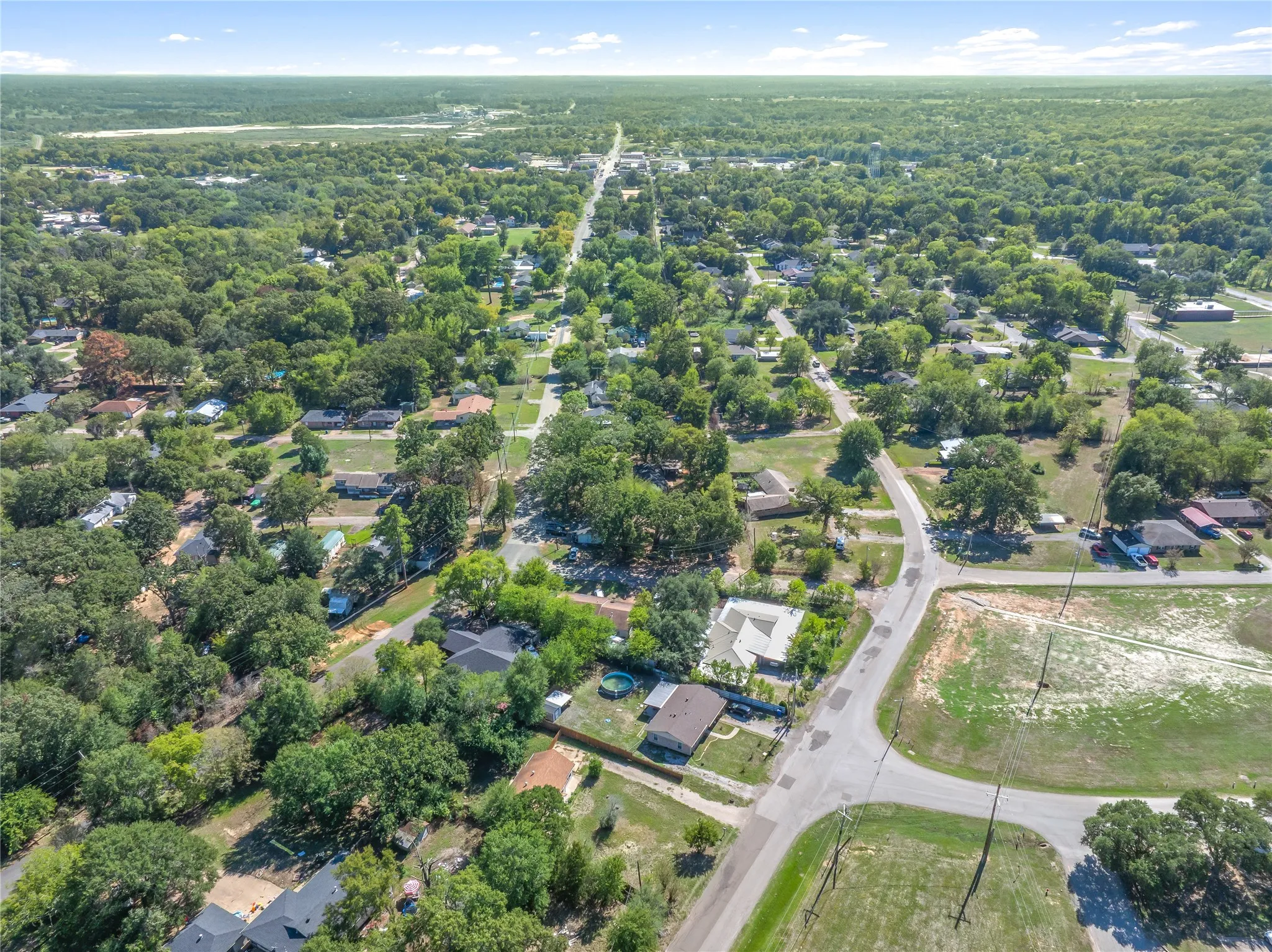 Single Family Residence For Sale in Van Zandt County , 1208 N Spring Street, Grand Saline, Texas 75140, 2 Bedroom, 2 Bathroom, Garage spaces, 936 Sqft, built in 1940, mls#21409358, Real Estate Agent in Grand Saline, Homes For Sale in Van Zandt county, Homes For Sale in Grand Saline, Realtor in Grand Saline Texas, Real Estate Brokerage Independent Realty Texas, Luminita Cordes Realtor