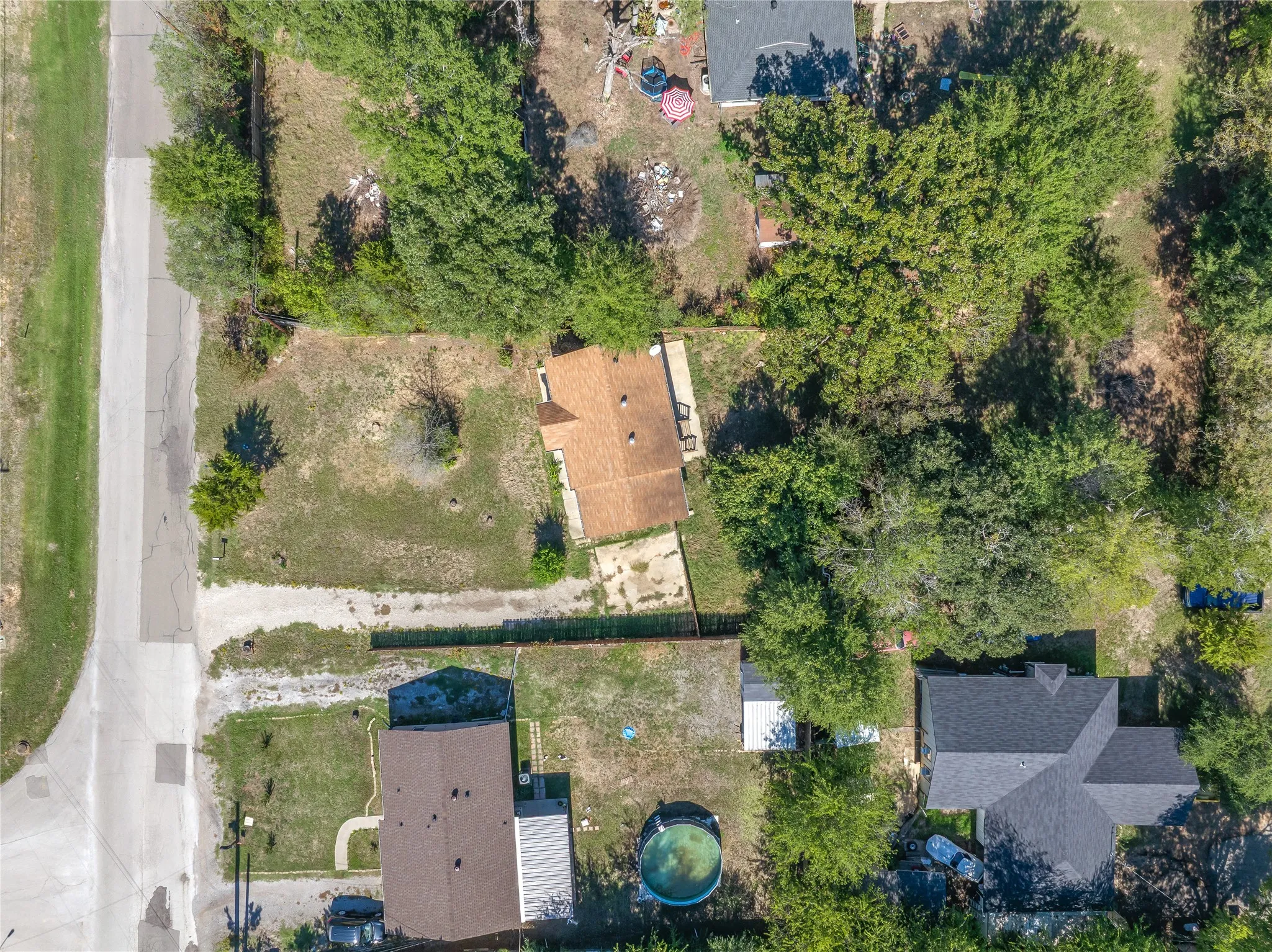 Single Family Residence For Sale in Van Zandt County , 1208 N Spring Street, Grand Saline, Texas 75140, 2 Bedroom, 2 Bathroom, Garage spaces, 936 Sqft, built in 1940, mls#21409358, Real Estate Agent in Grand Saline, Homes For Sale in Van Zandt county, Homes For Sale in Grand Saline, Realtor in Grand Saline Texas, Real Estate Brokerage Independent Realty Texas, Luminita Cordes Realtor