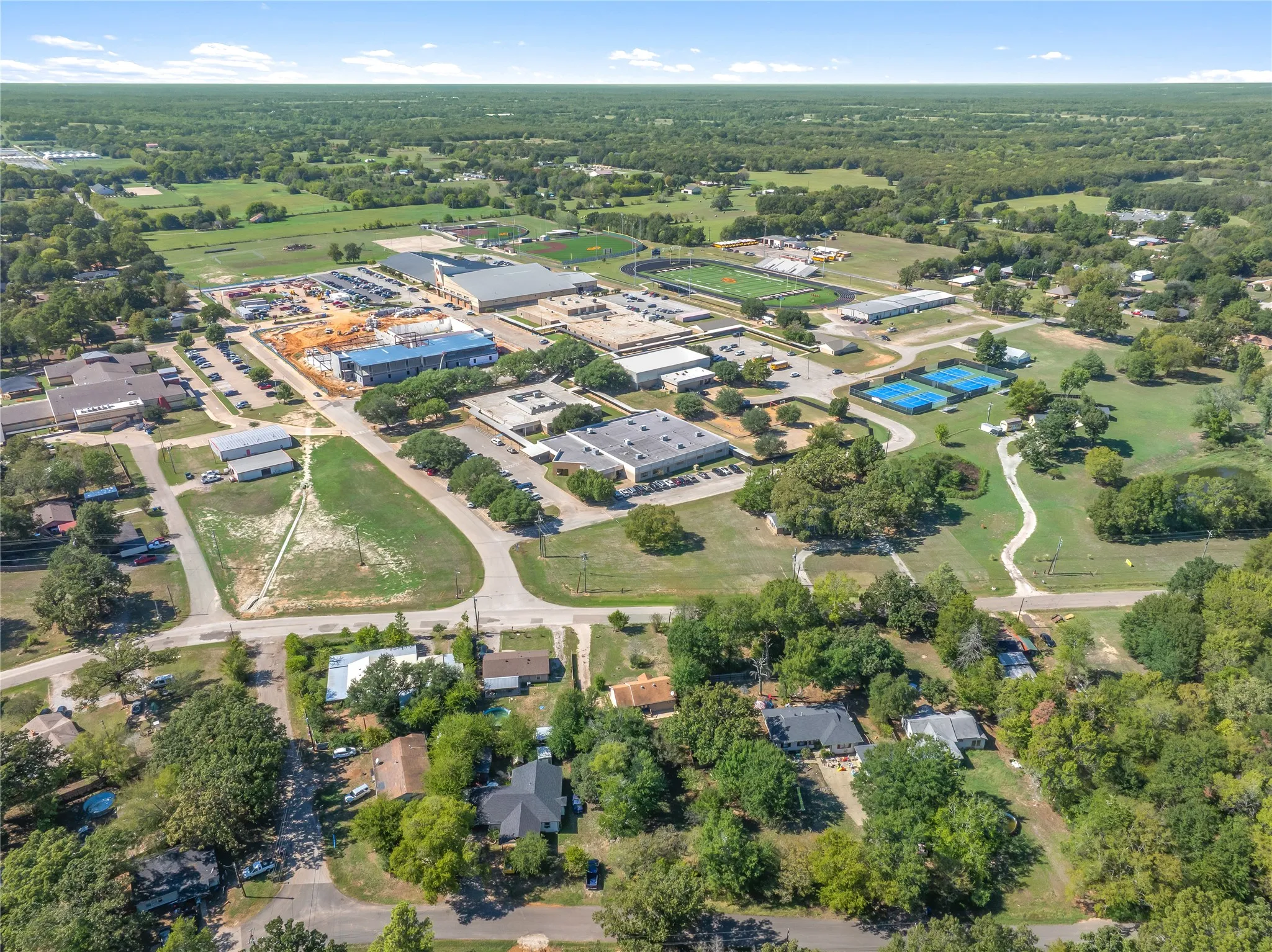 Single Family Residence For Sale in Van Zandt County , 1208 N Spring Street, Grand Saline, Texas 75140, 2 Bedroom, 2 Bathroom, Garage spaces, 936 Sqft, built in 1940, mls#21409358, Real Estate Agent in Grand Saline, Homes For Sale in Van Zandt county, Homes For Sale in Grand Saline, Realtor in Grand Saline Texas, Real Estate Brokerage Independent Realty Texas, Luminita Cordes Realtor