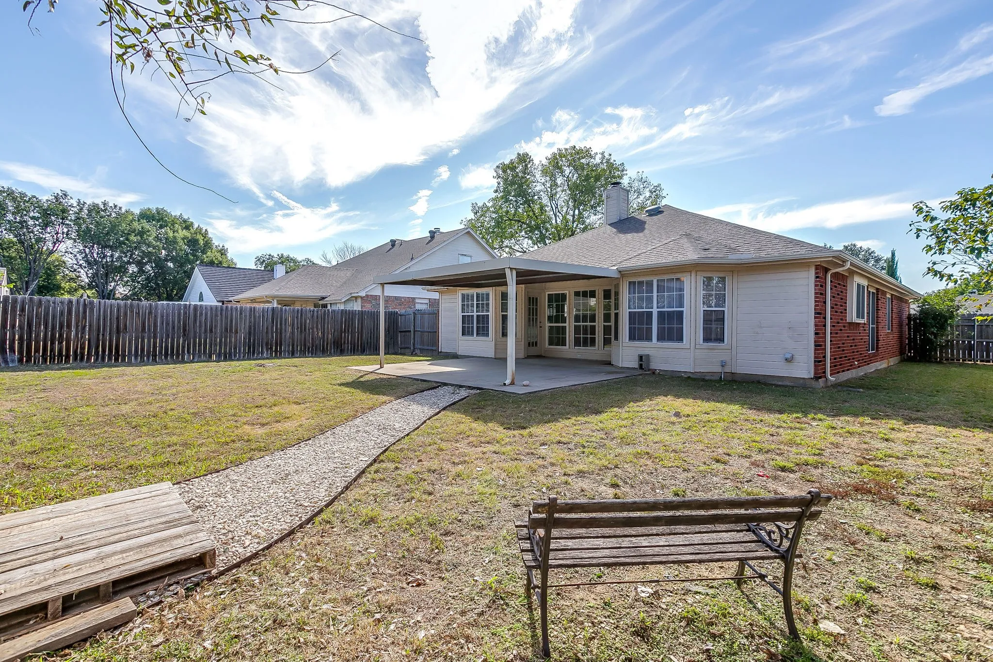 Single Family Residence For Sale in Tarrant County , 5024 Prairie Creek Trail, Fort Worth, Texas 76179, 3 Bedroom, 2 Bathroom, 2 Garage spaces, 1,540 Sqft, built in 1993, mls#21409359, Real Estate Agent in Fort Worth, Homes For Sale in Tarrant county, Homes For Sale in Fort Worth, Realtor in Fort Worth Texas, Real Estate Brokerage Independent Realty Texas, Luminita Cordes Realtor