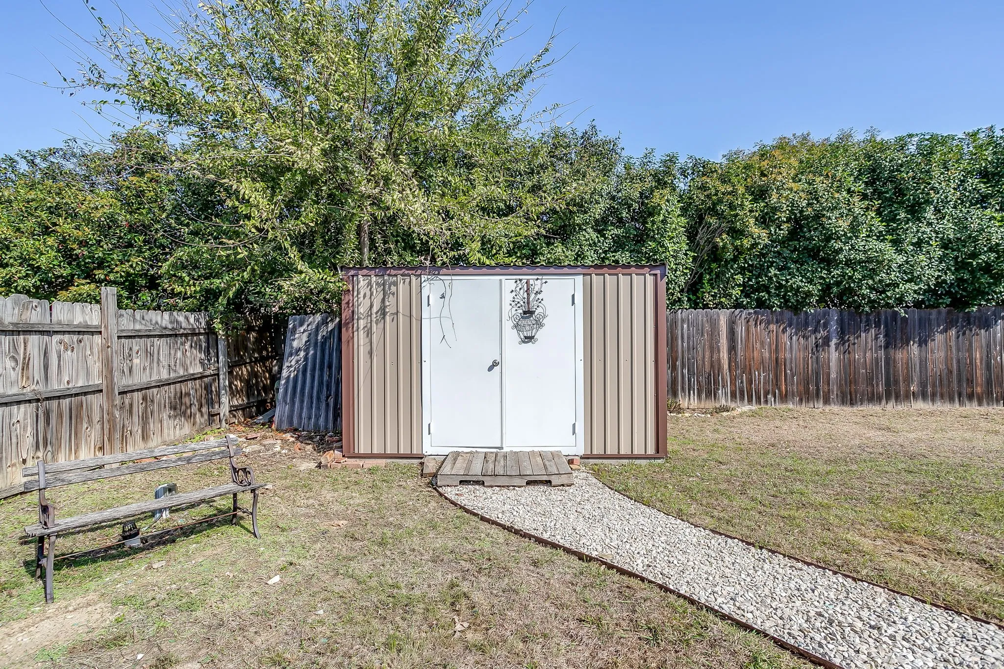 Single Family Residence For Sale in Tarrant County , 5024 Prairie Creek Trail, Fort Worth, Texas 76179, 3 Bedroom, 2 Bathroom, 2 Garage spaces, 1,540 Sqft, built in 1993, mls#21409359, Real Estate Agent in Fort Worth, Homes For Sale in Tarrant county, Homes For Sale in Fort Worth, Realtor in Fort Worth Texas, Real Estate Brokerage Independent Realty Texas, Luminita Cordes Realtor